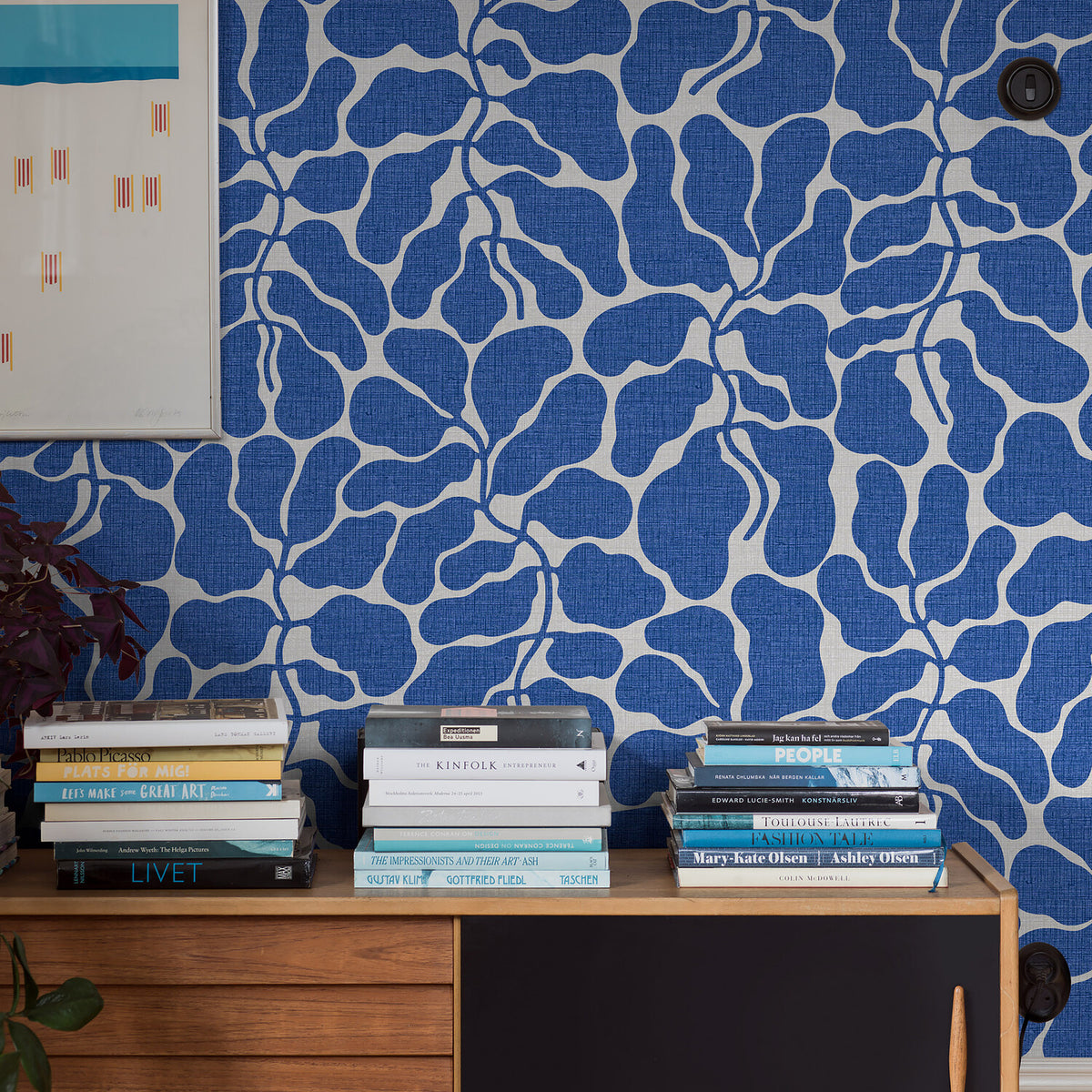 Schumacher 2072 MY SECRET GARDEN in COBALT Wallpaper - BORÃ…