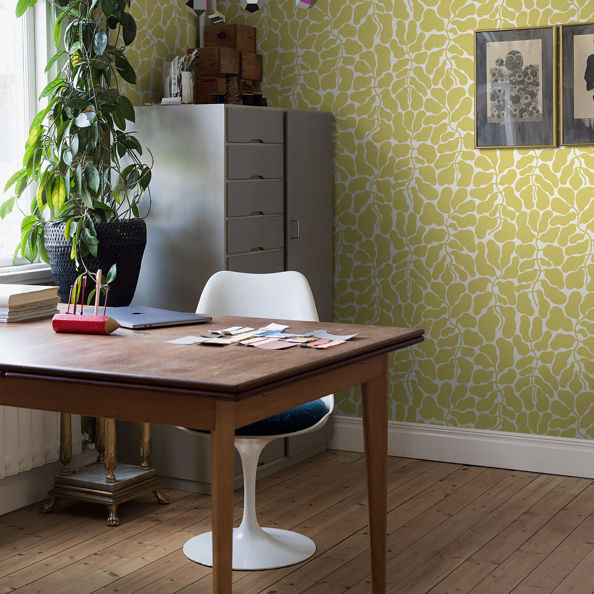 Schumacher 2074 MY SECRET GARDEN in OCHRE Wallpaper - BORÃ…S