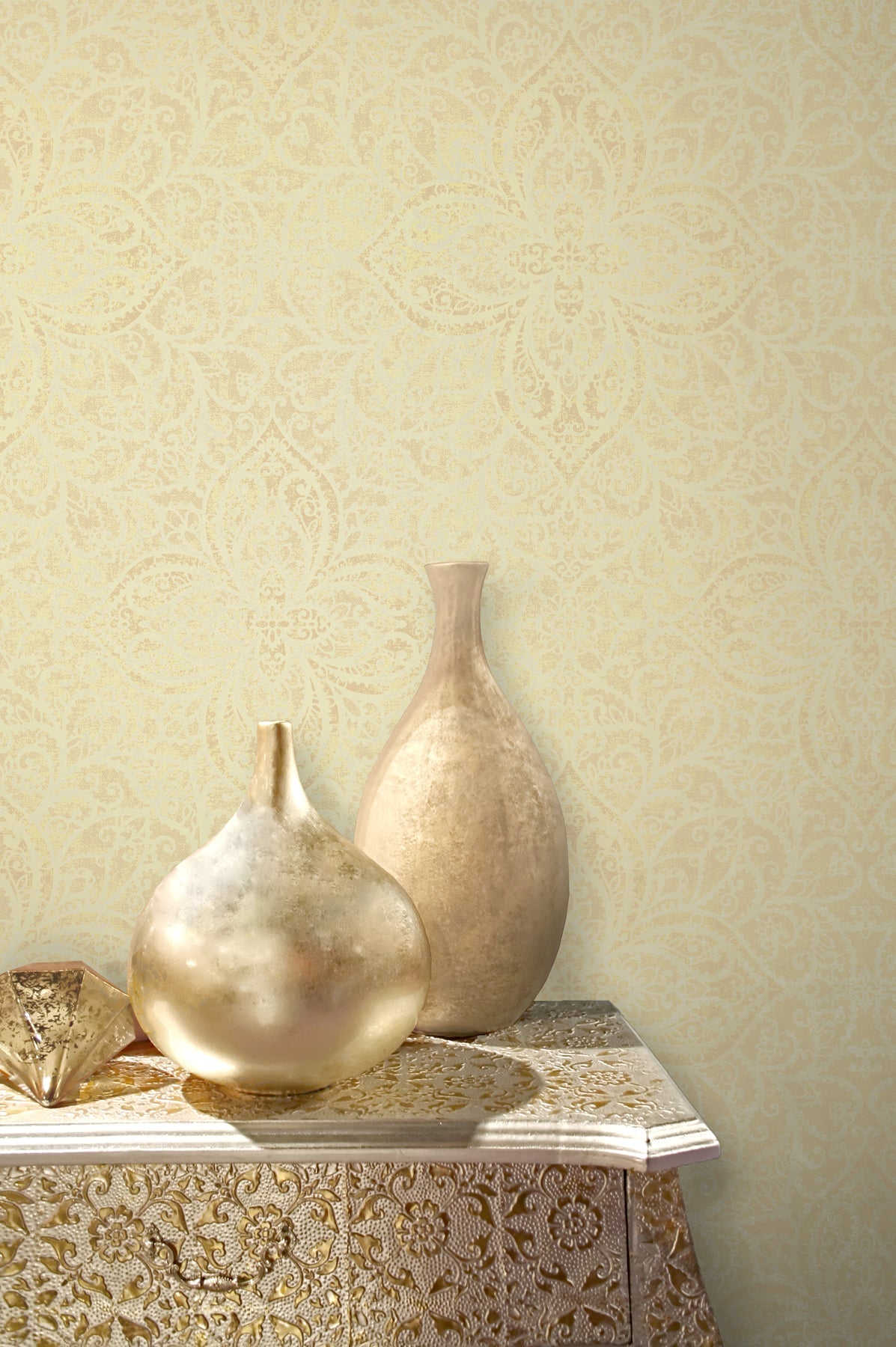 Kenneth James 2542-20743 Oberon Brass Moroccan Medallion Wallpaper