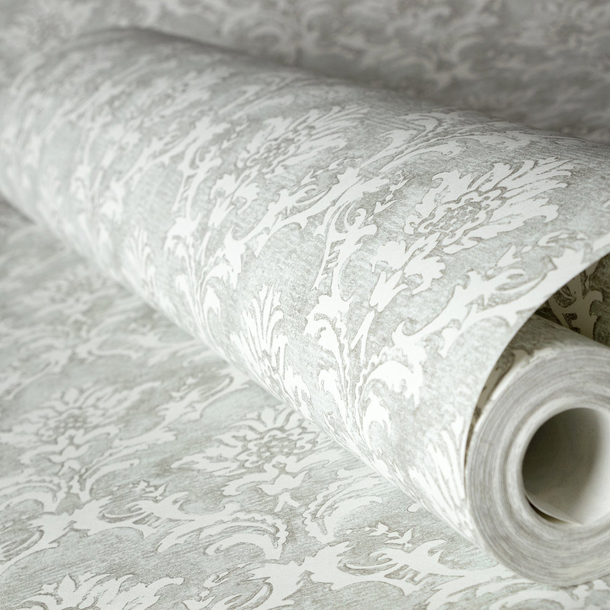 Eade's 26860-sample Silver Grey