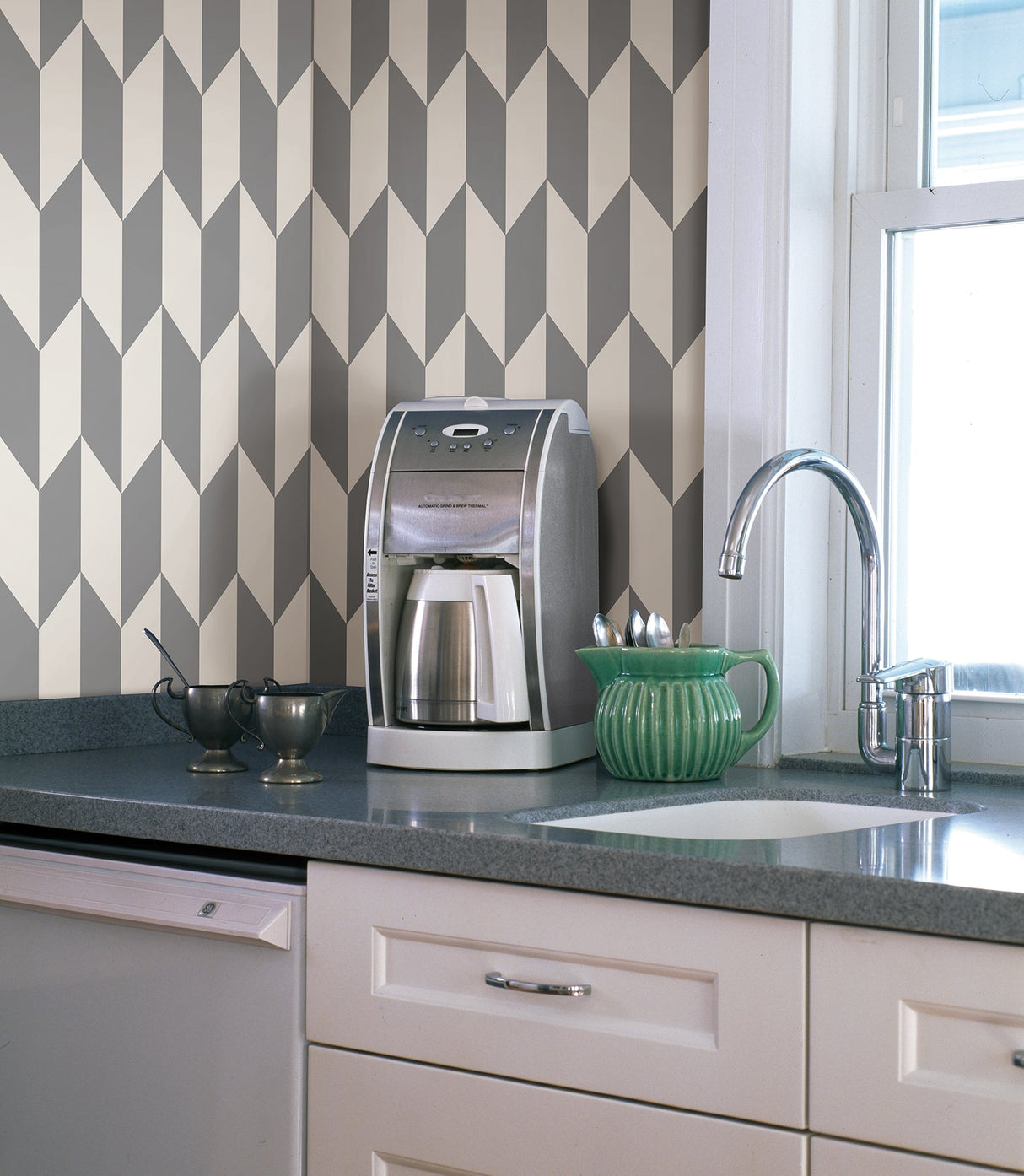 Advantage 2809-87709 Roland Grey Arrow Wallpaper