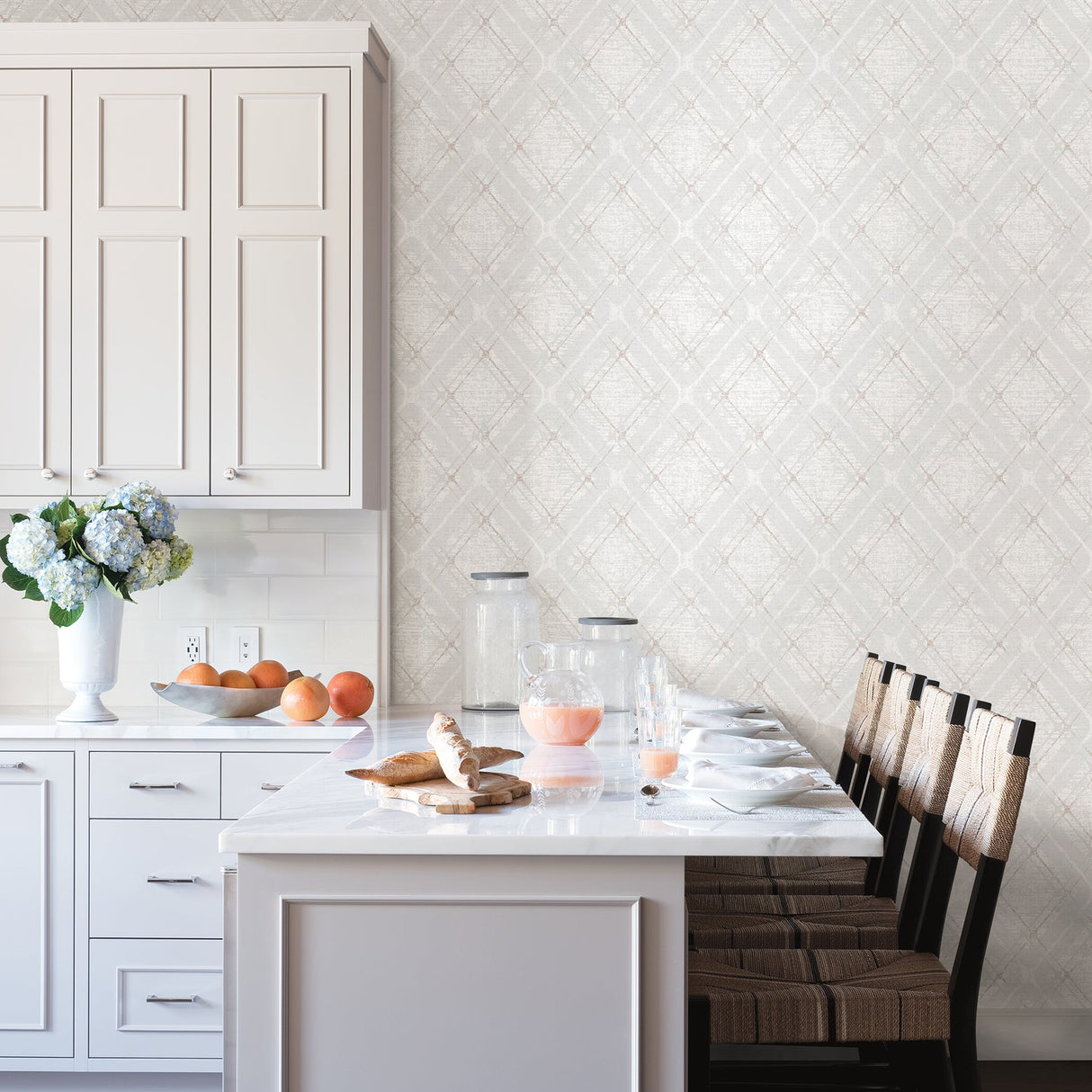 Advantage 2809-IH20040 Hadley Light Grey Argyle Wallpaper