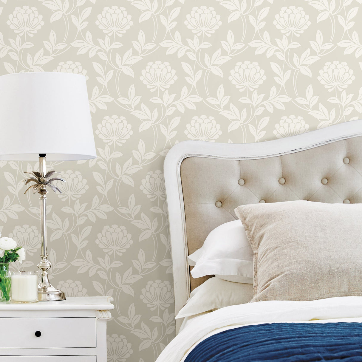 Advantage 2810-87715 Ogilvy Platinum Floral Wallpaper