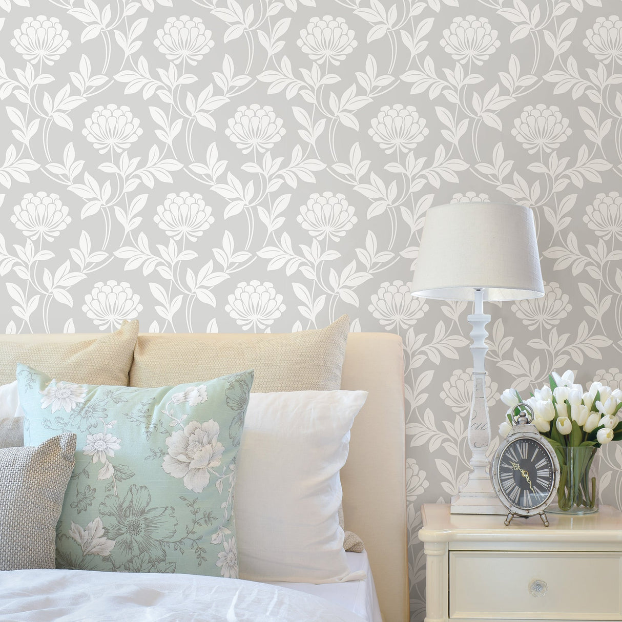 Advantage 2810-87717 Ogilvy Silver Floral Wallpaper