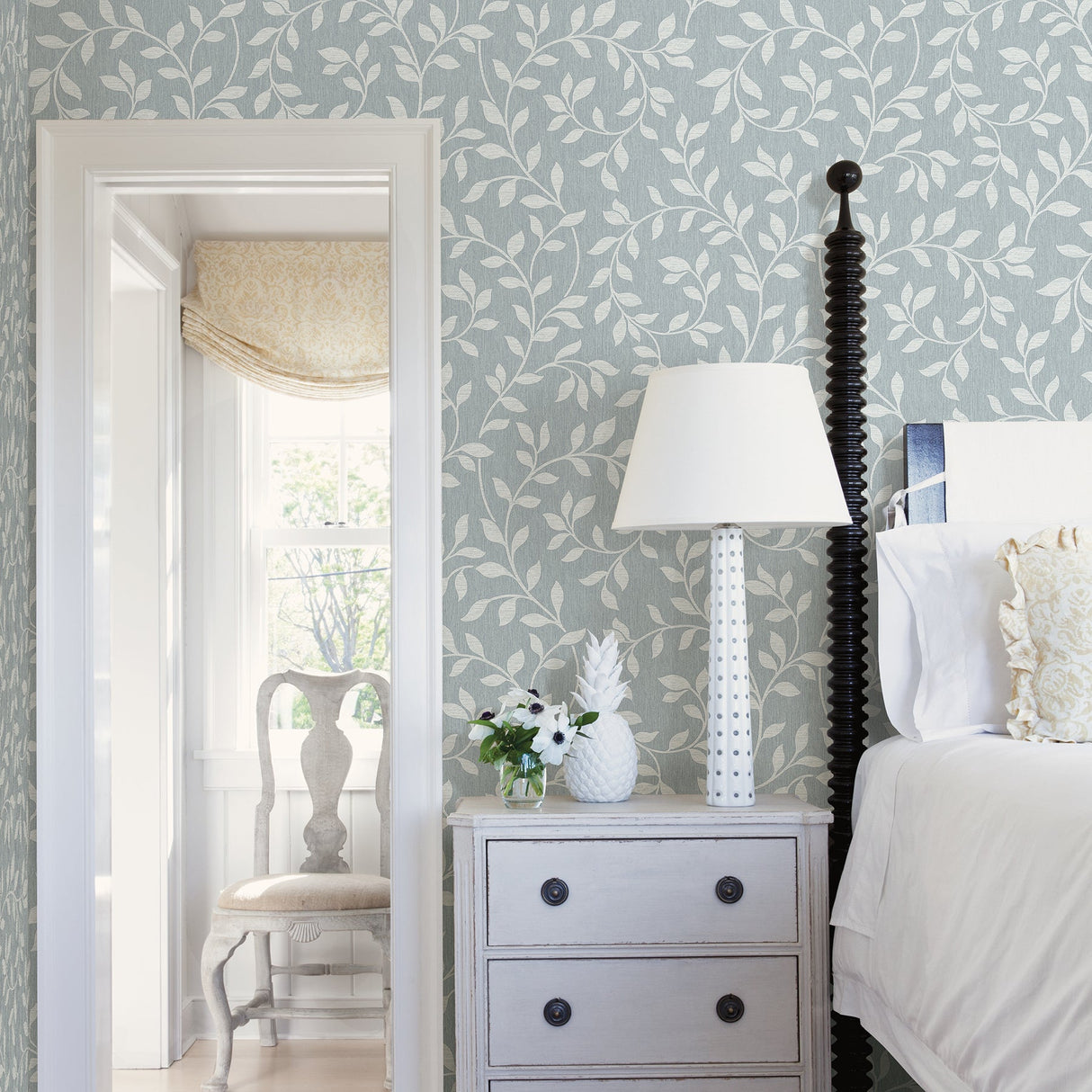 Advantage 2811-87724 Torrey Light Blue Leaf Trail Wallpaper