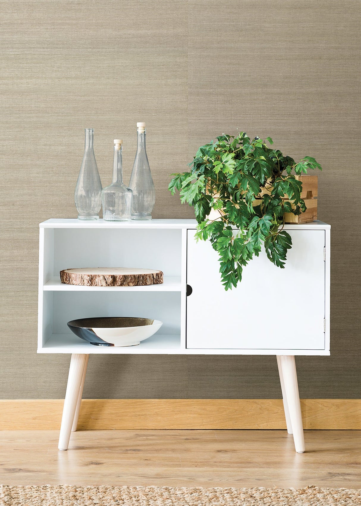 Eade’s Galan Silver Sisal Grasscloth Wallpaper Silver