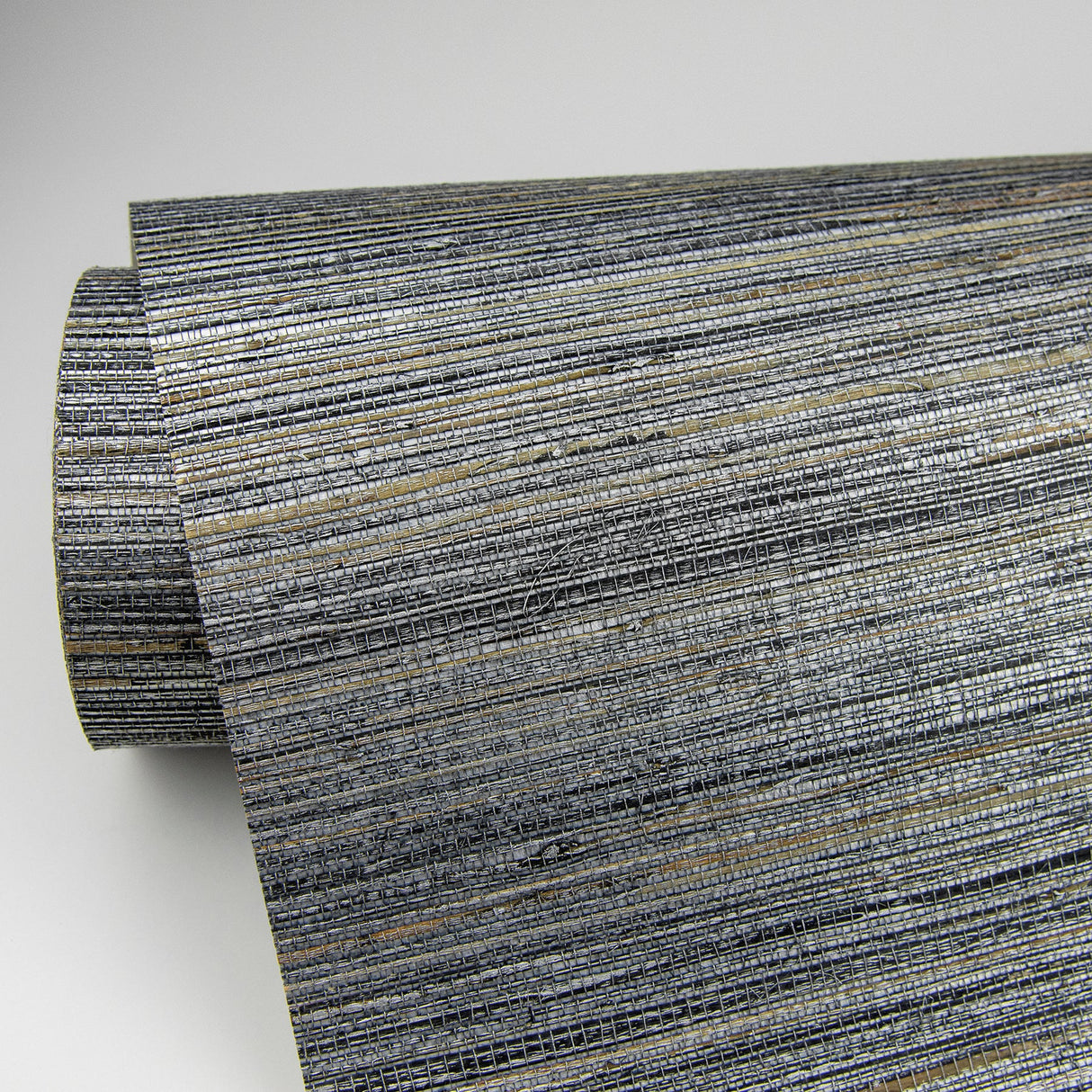 Eade’s Fujian Silver Grasscloth Wallpaper Silver