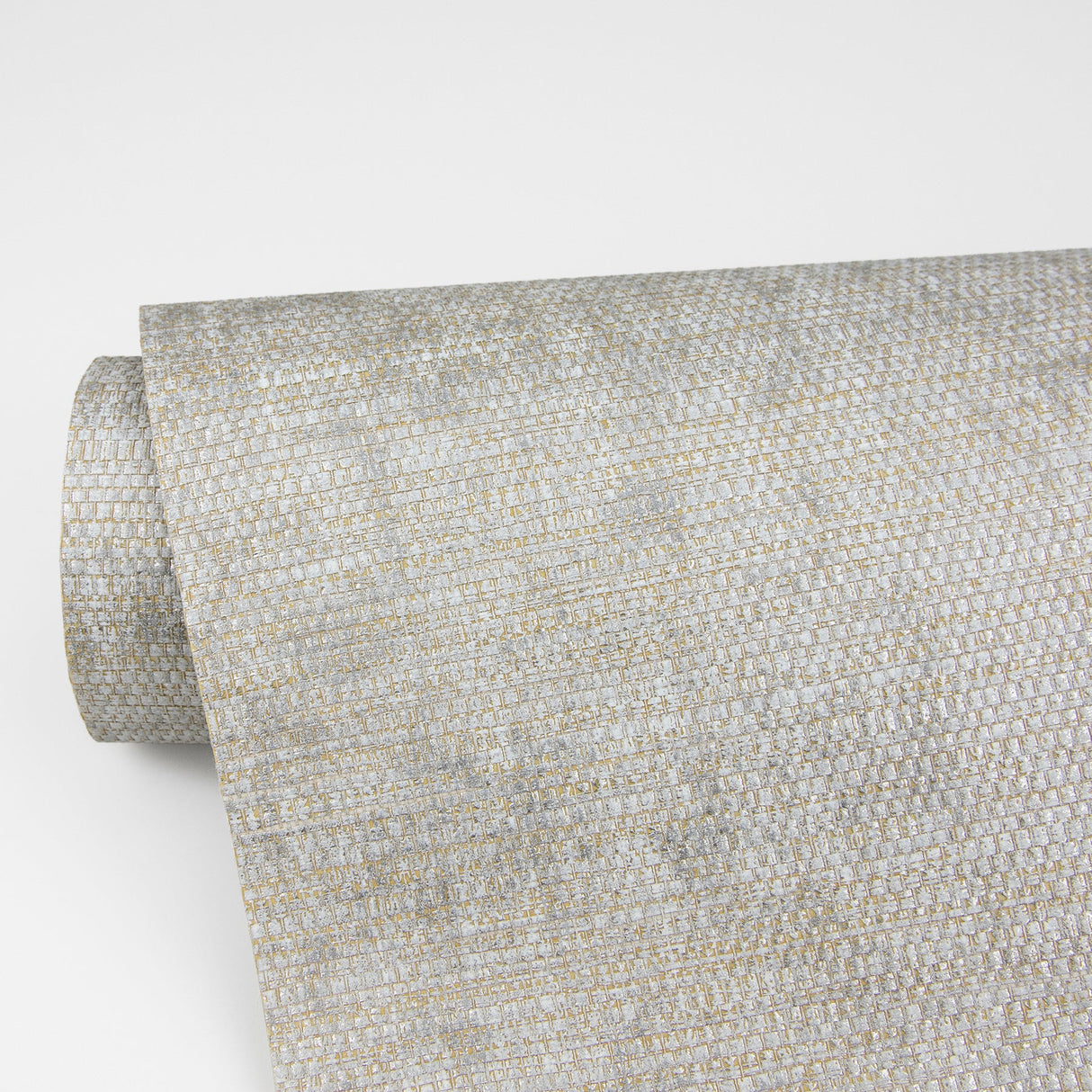 Eade’s Kongur Silver Grasscloth Wallpaper Silver