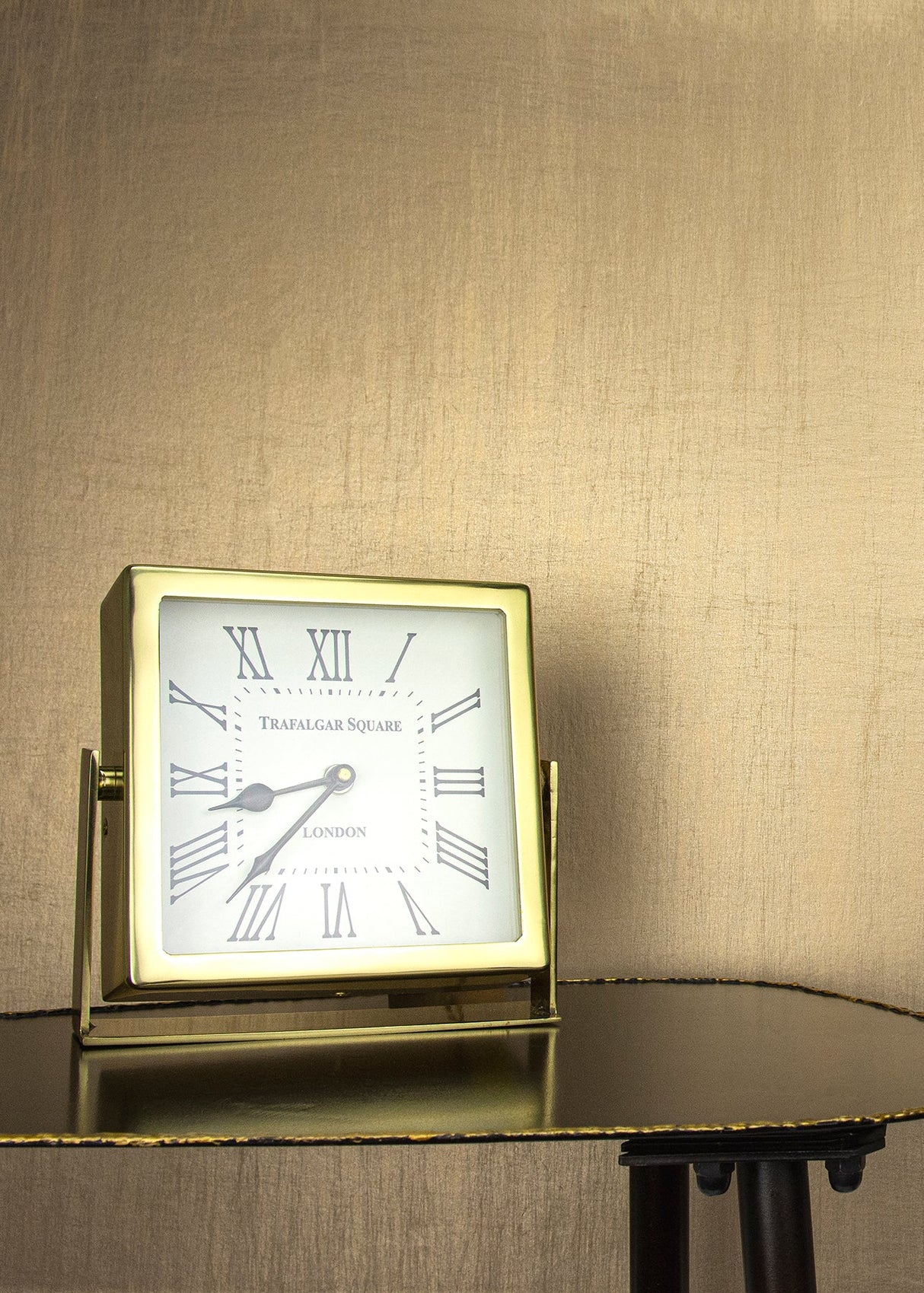 Eade’s Lustre Gold Silk Weave Wallpaper Gold