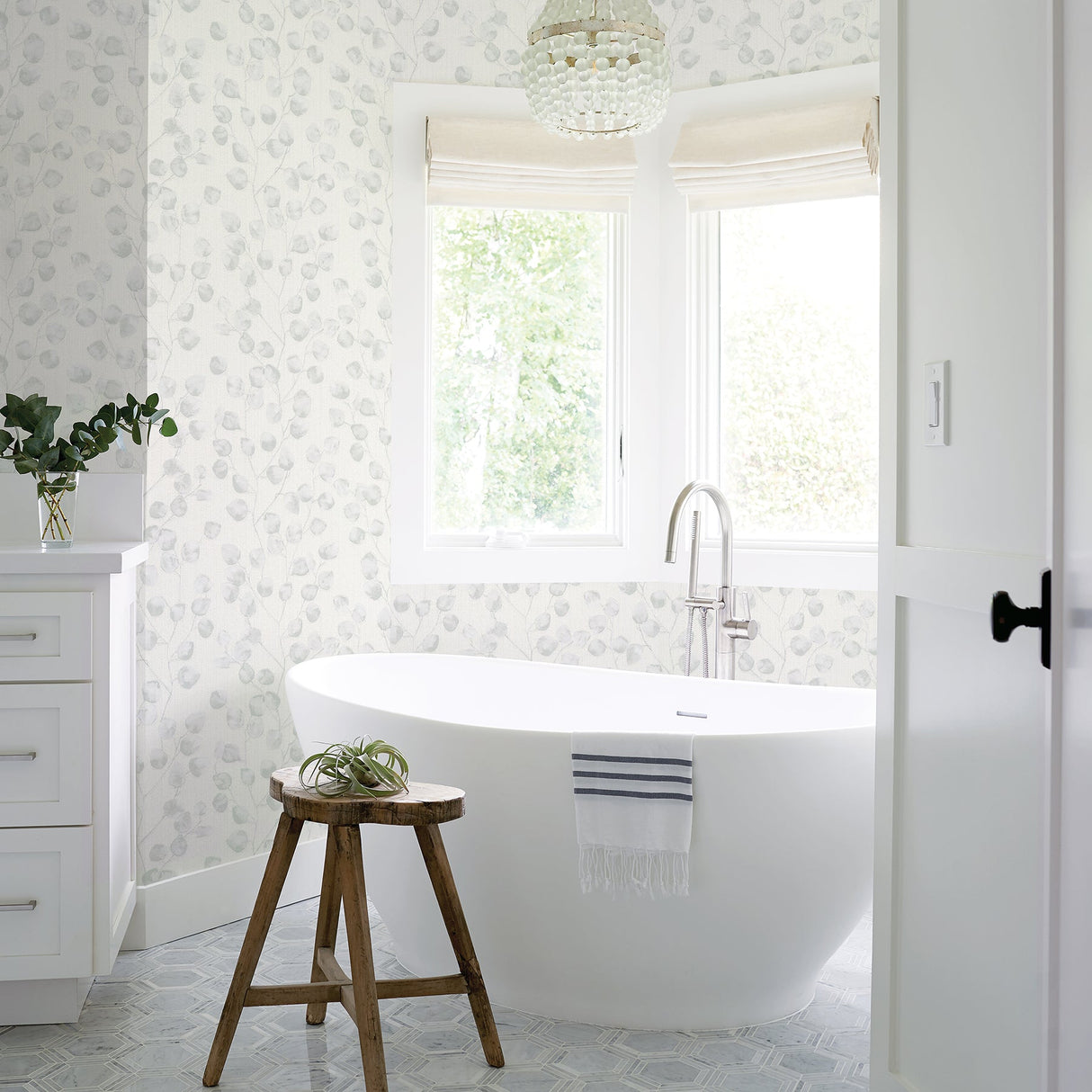 Advantage 2979-37005-2 Mali Grey Trail Wallpaper