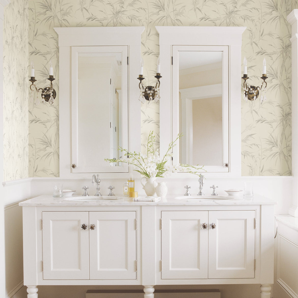 Advantage 2979-37376-2 Hali Light Grey Fronds Wallpaper