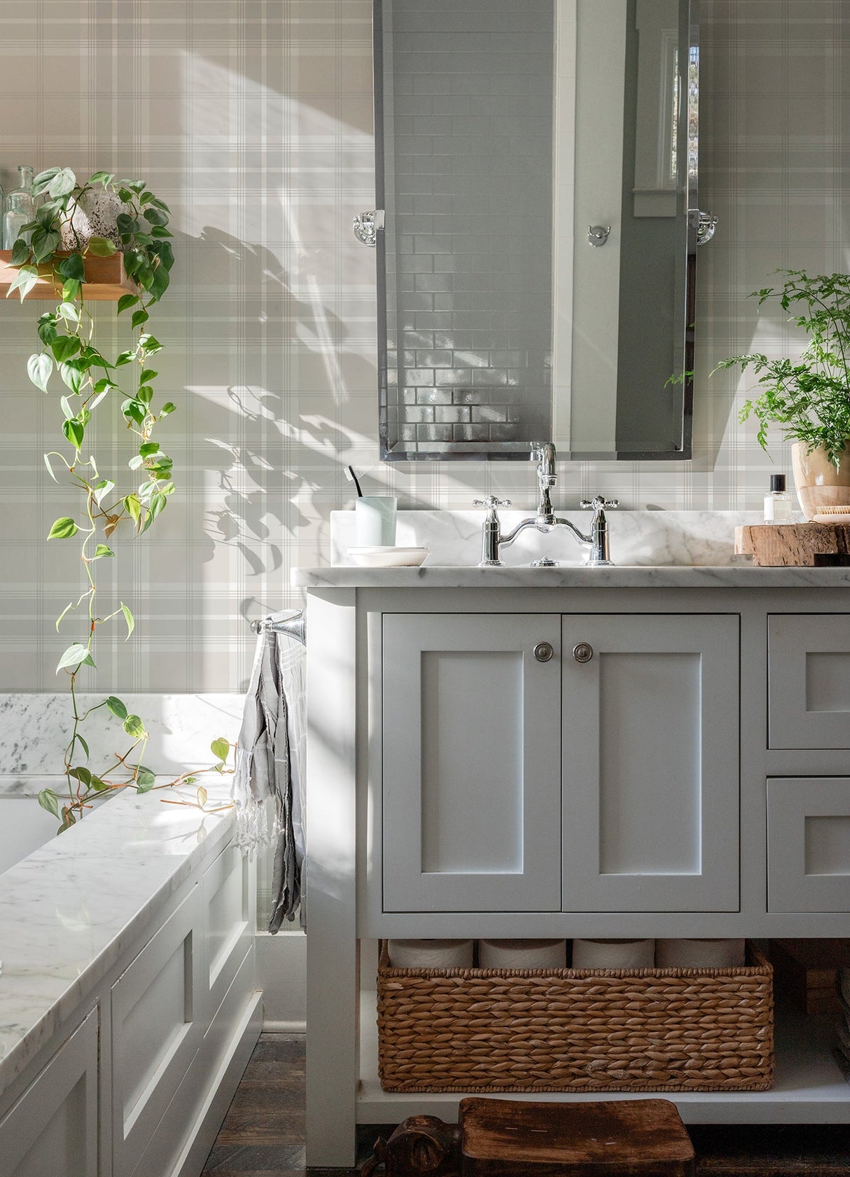 Advantage 2980-92123 Sala White Plaid Wallpaper