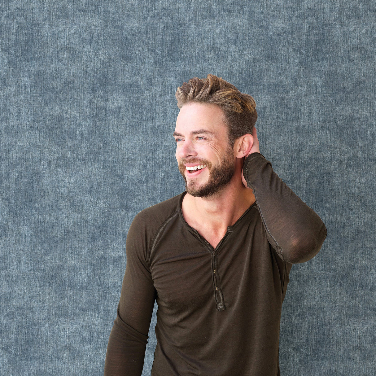 Chesapeake 3114-003386 Gramercy Blue Linen Wallpaper