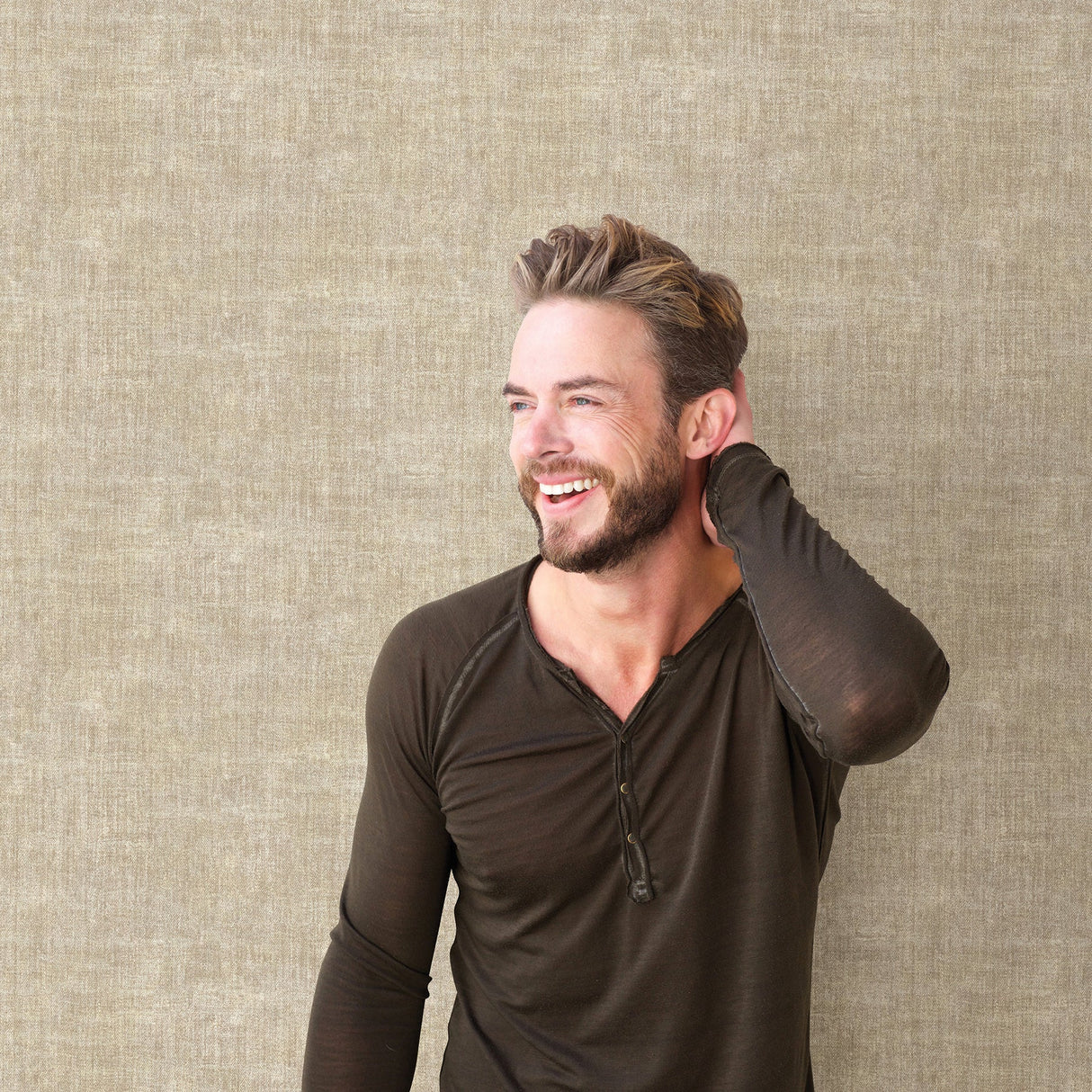 Chesapeake 3114-003390 Gramercy Beige Linen Wallpaper