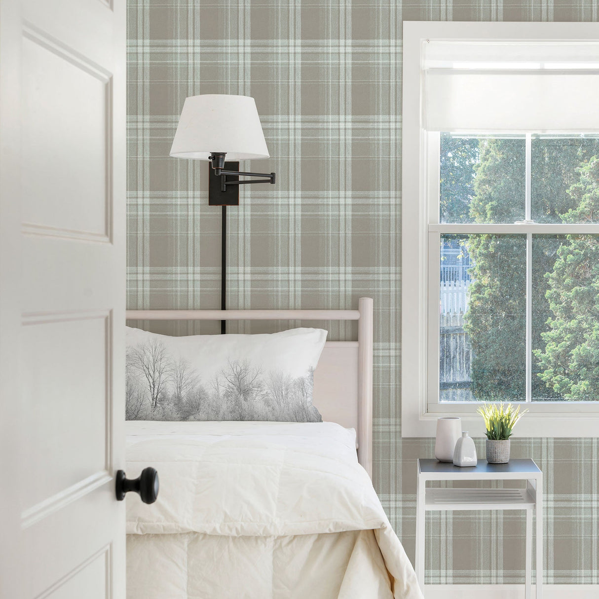 Chesapeake 3118-12672 Saranac Grey Flannel Wallpaper