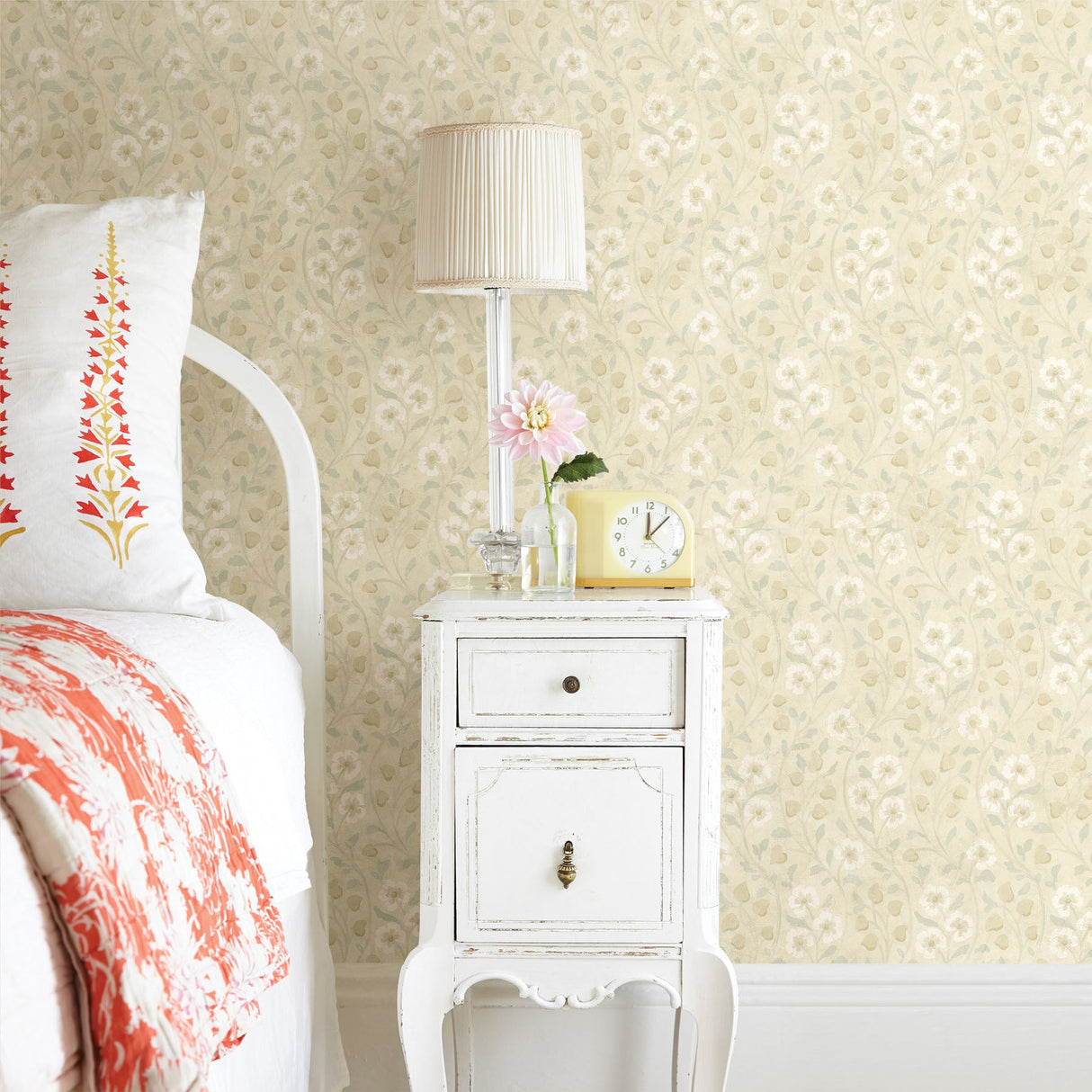 Chesapeake 3119-13053 Patsy Beige Floral Wallpaper