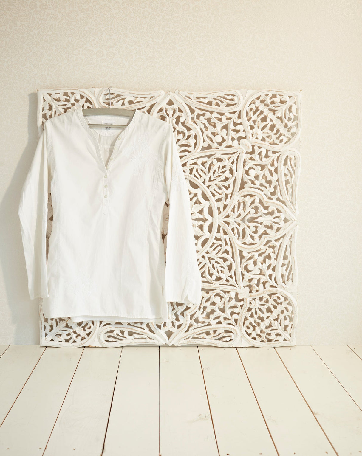 Eijffinger 330210 Majorca Cream Vivacious Floral Relief Wallpaper