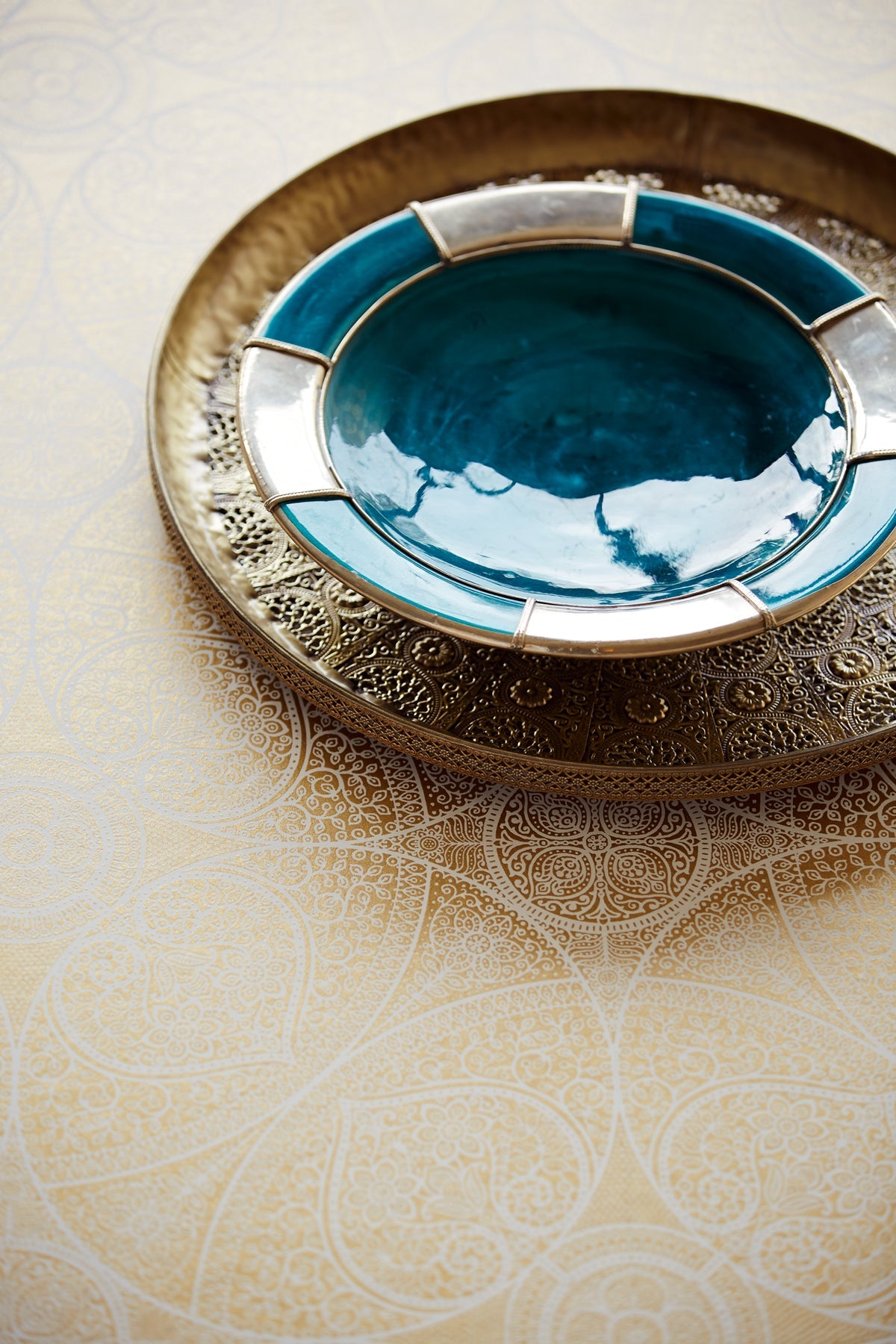 Eijffinger 341751 Yasamin Gold Mehndi Medallion Wallpaper