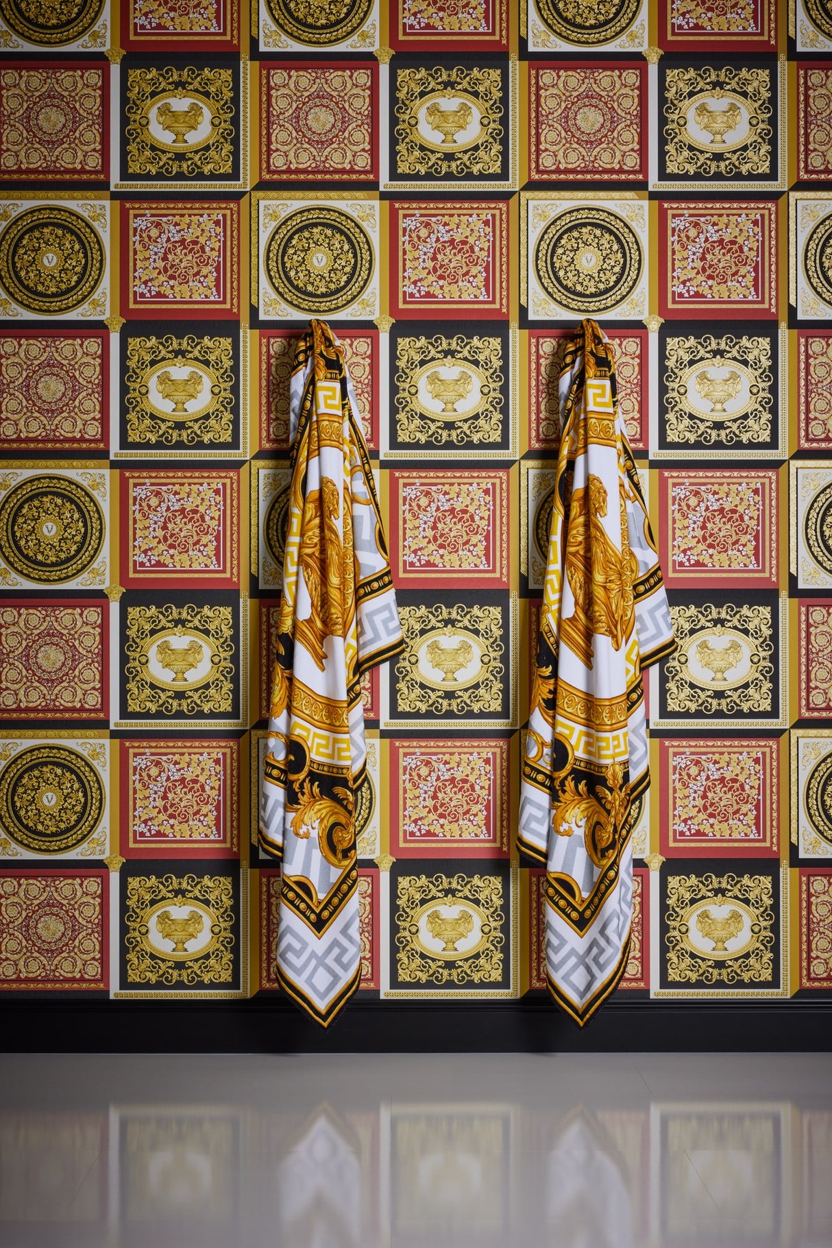 Versace 387046X Wallpaper - Eade's Wallpaper & Fabric