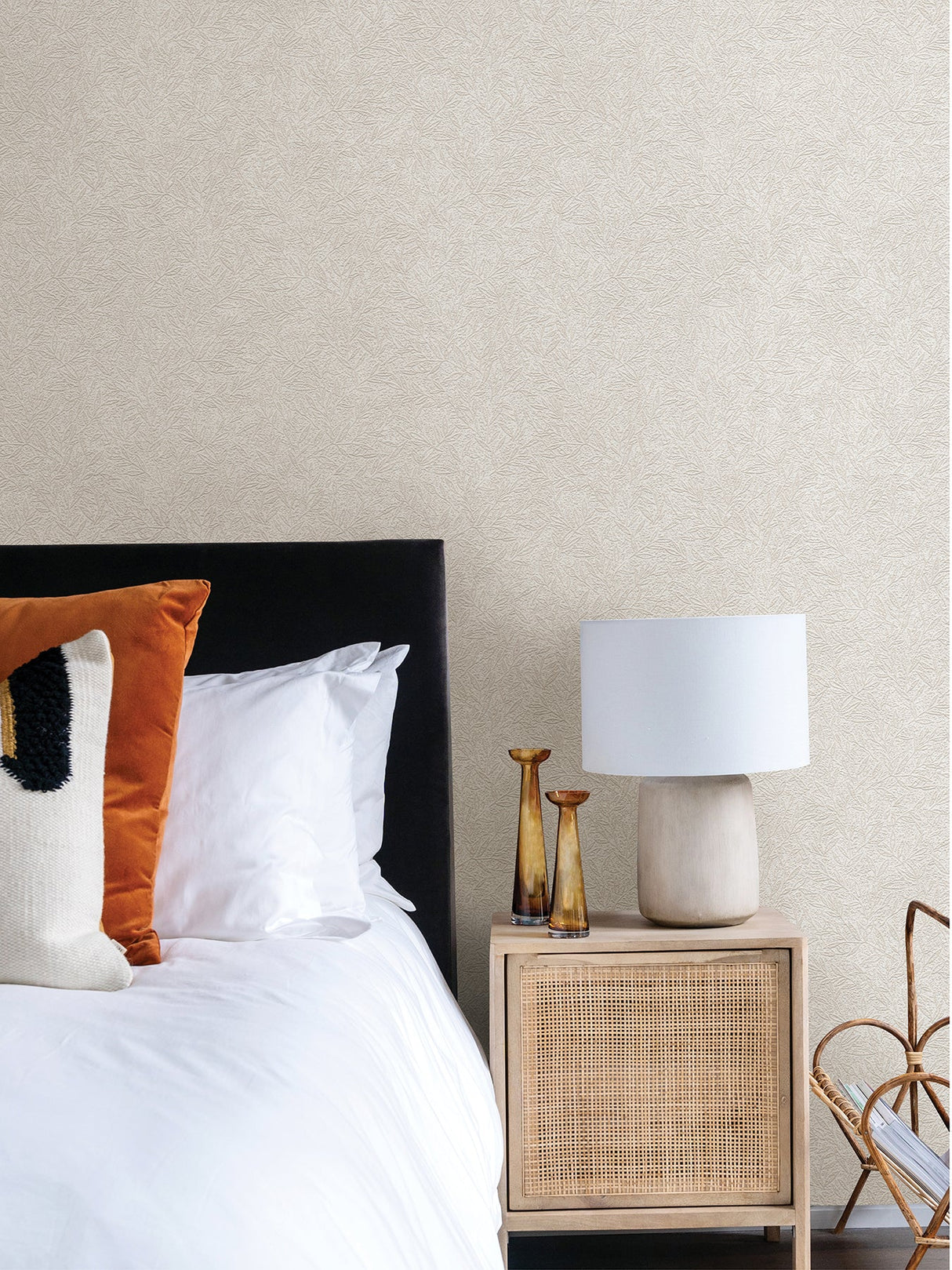 Advantage 4035-37837-3 Sayuri Cream Leaf Trail Wallpaper