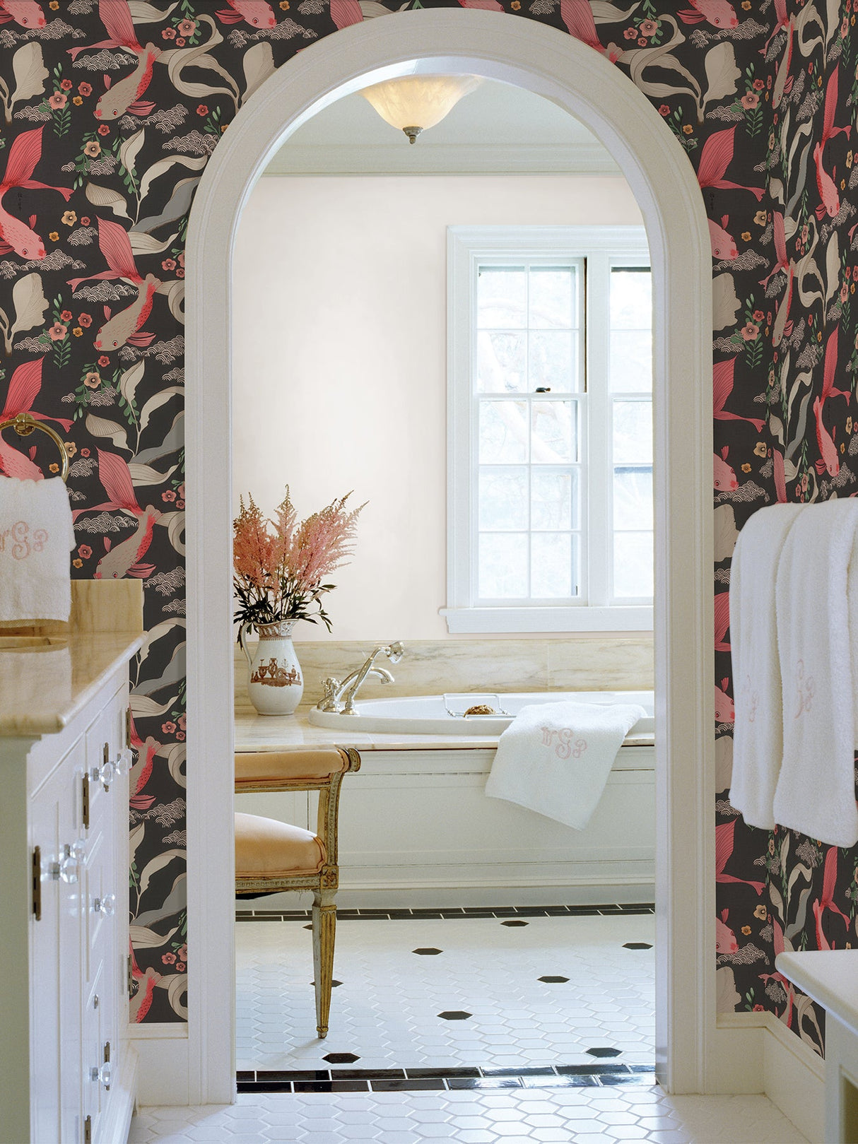 Advantage 4035-539851 Dai Black Betta Fish Wallpaper