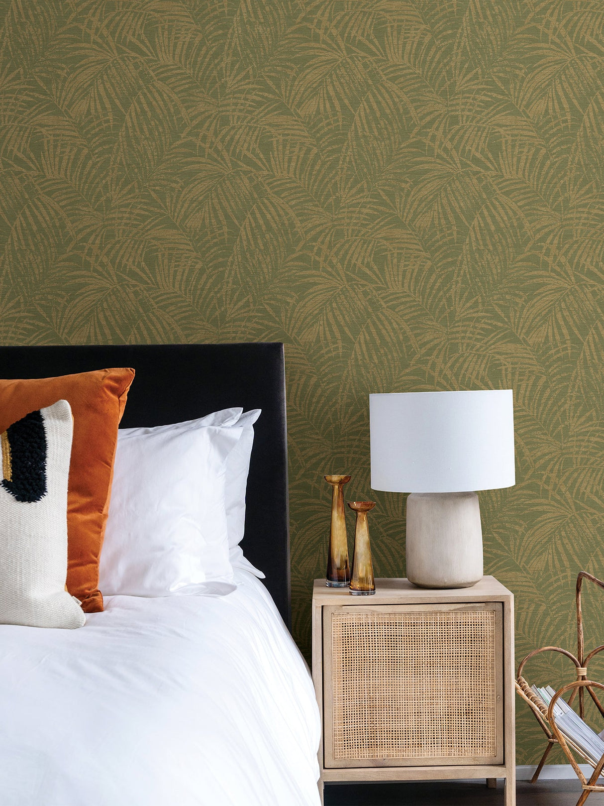 Advantage 4035-832129 Yumi Green Palm Leaf Wallpaper