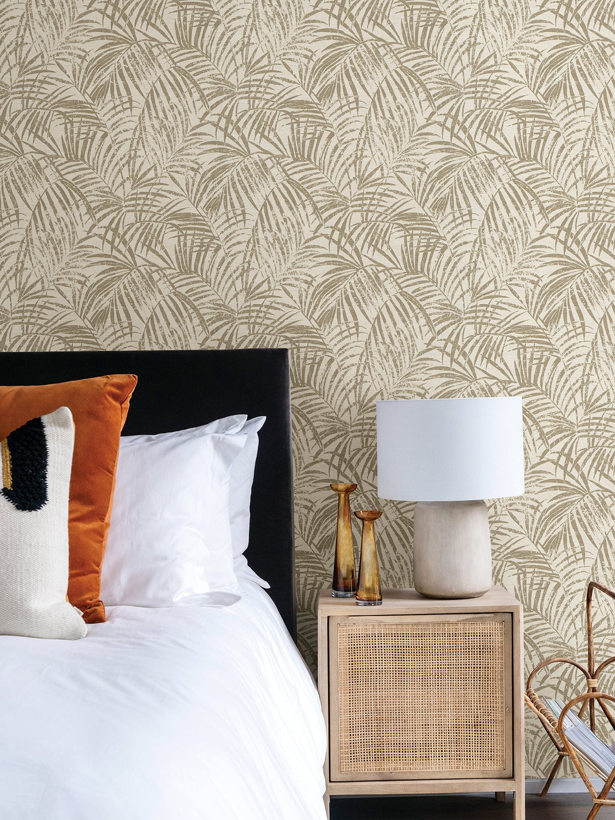 Advantage 4035-832174 Yumi Gold Palm Leaf Wallpaper