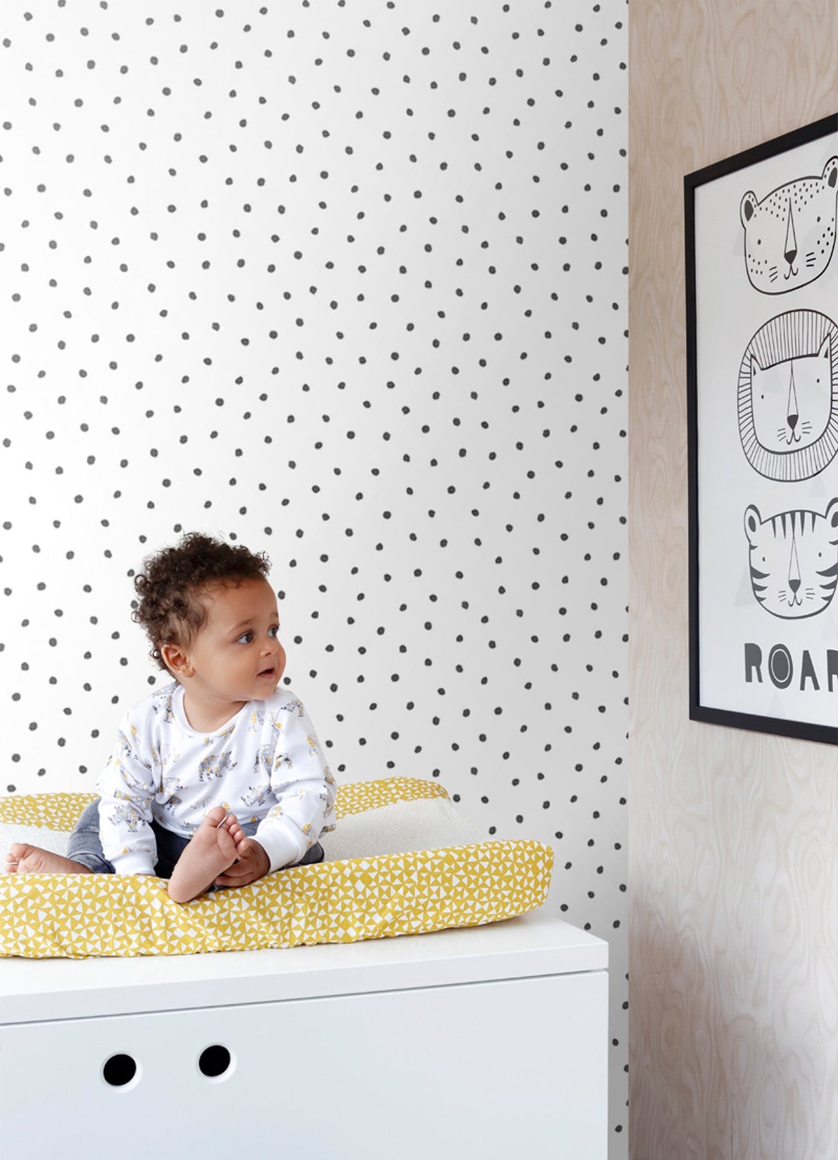 Chesapeake 4060-138934 Pixie Black Dots Wallpaper