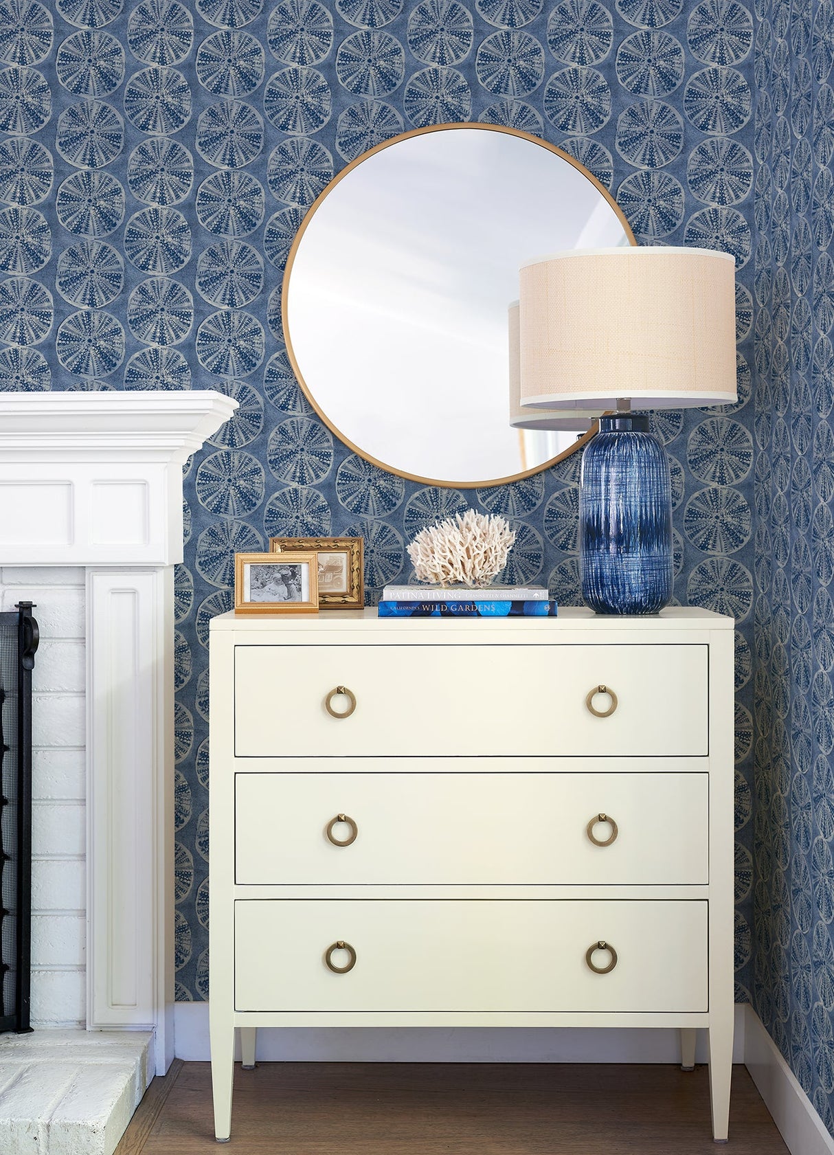 Chesapeake 4071-71025 Sea Biscuit Blue Sand Dollar Wallpaper