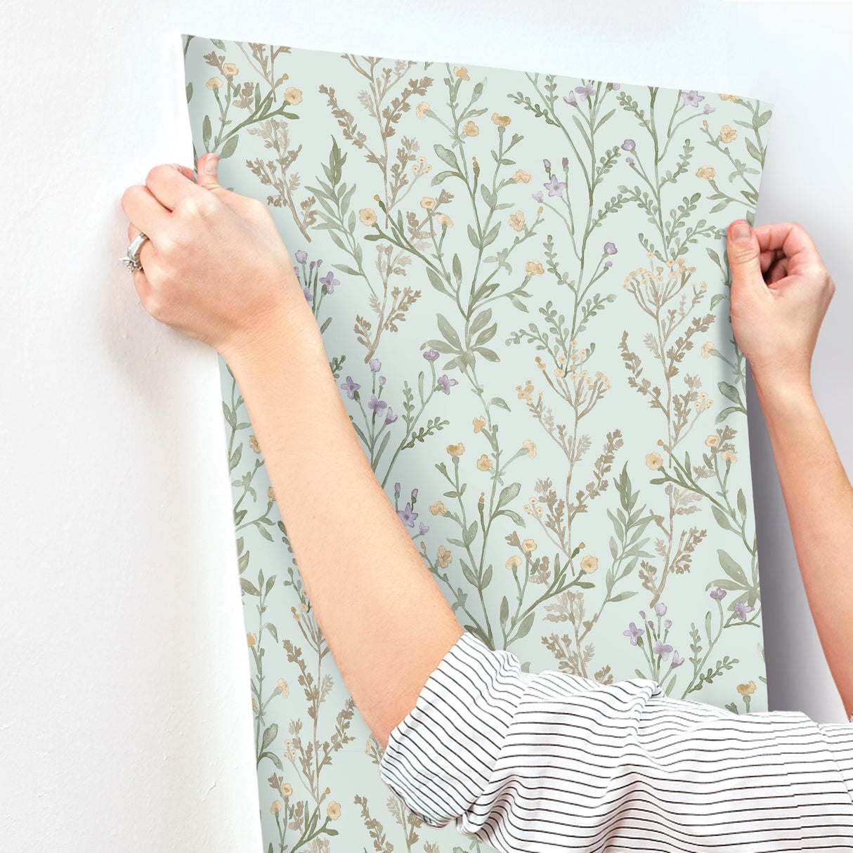 Chesapeake 4191-83018 Laverne Aquamarine Wildflowers Wallpap