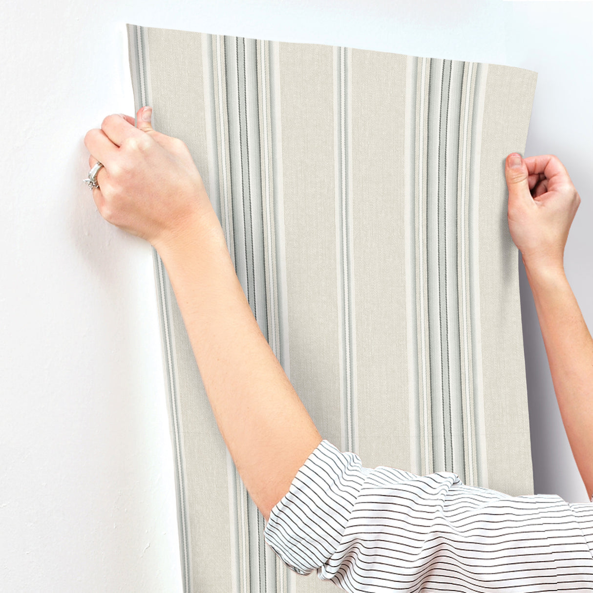 Chesapeake 4192-83122 Calvados Turquoise Linen Stripe Wallpa