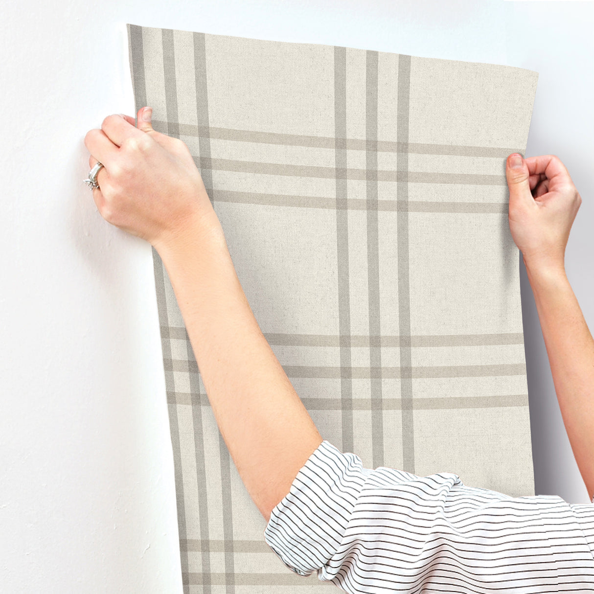 Chesapeake 4192-83401 Fletcher Grey Plaid Wallpaper