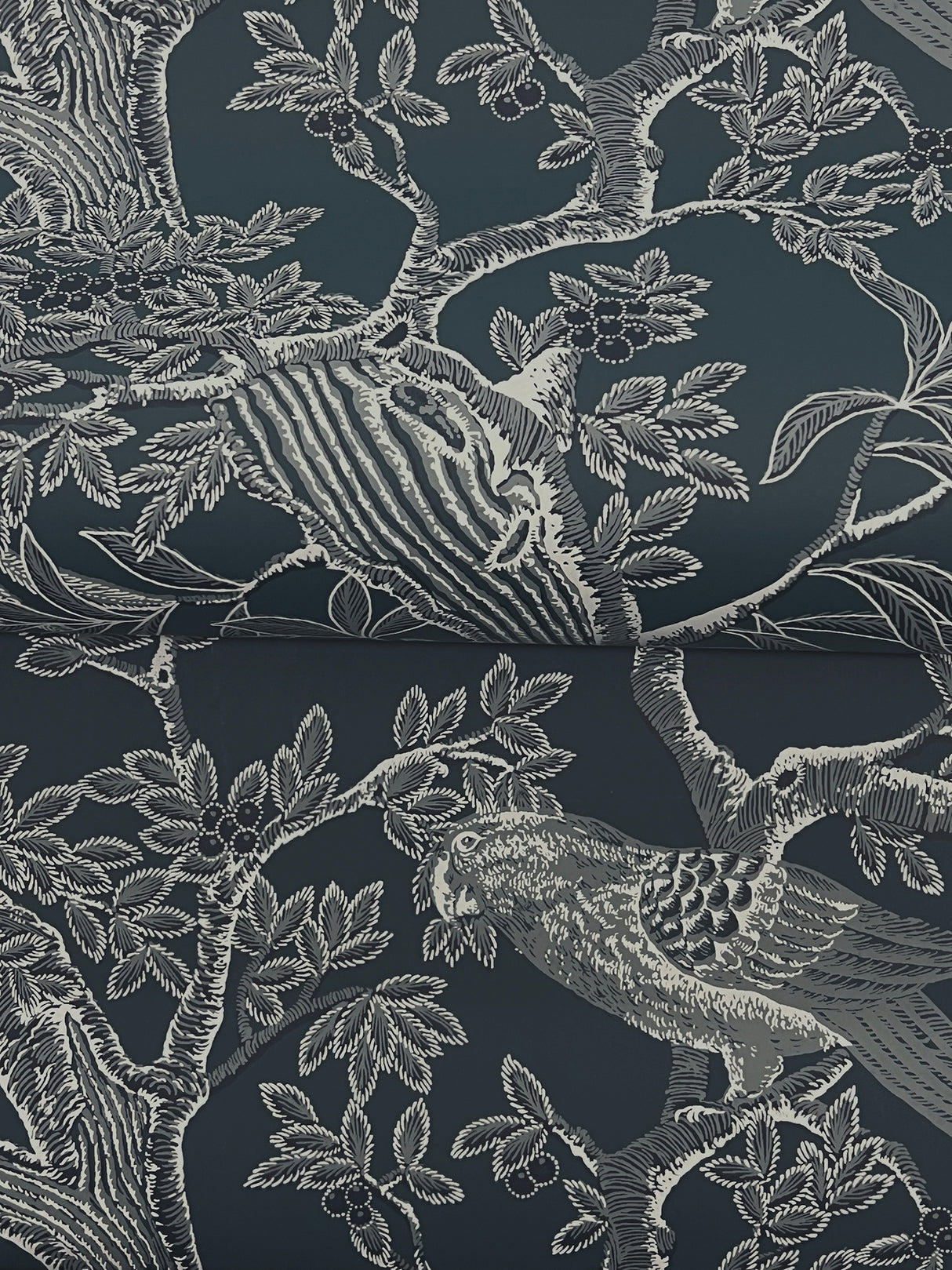 Ronald Redding 4211-83569 Regal Ridge Dark Blue Trailing Tre