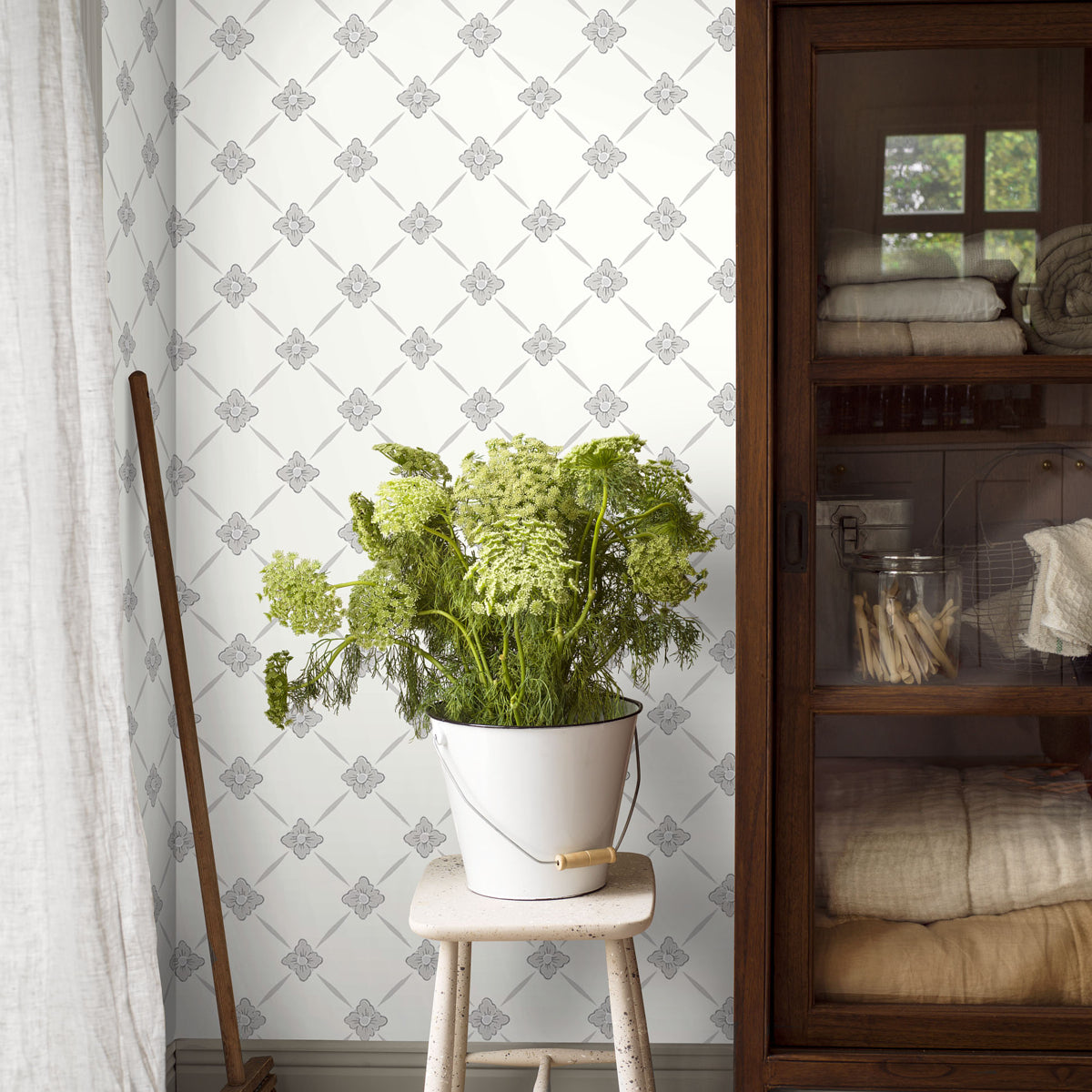 Schumacher 4505 LINNÉ in GREY AND SILVER Wallpaper - BORÅS