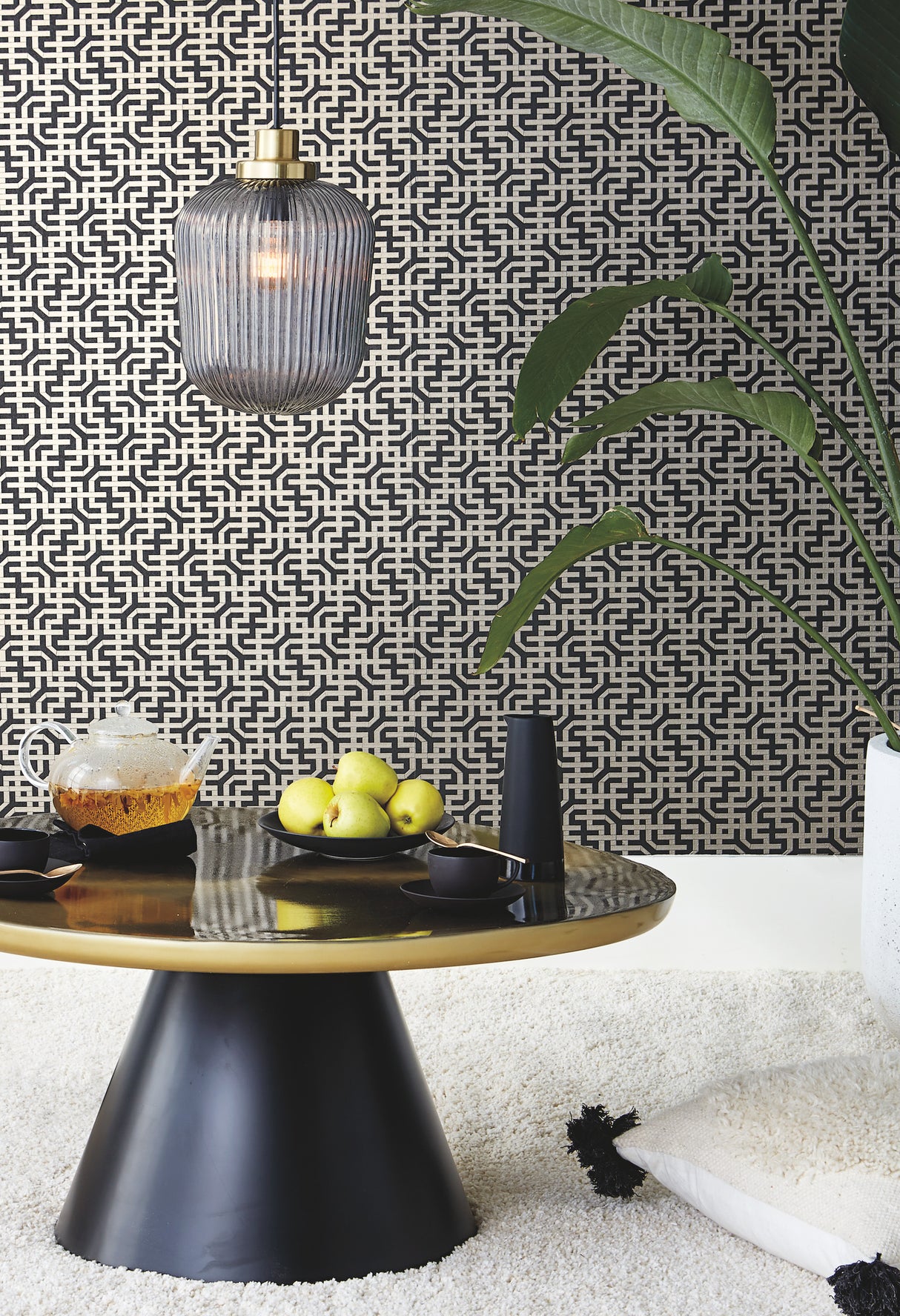 York 5801 Dynastic Lattice Black Wallpaper