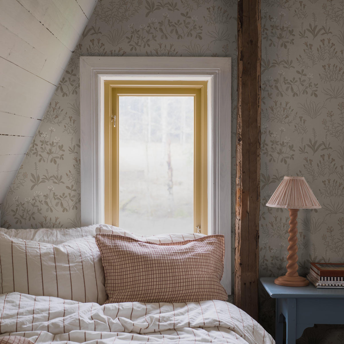 Schumacher 5805 NORAS ÄNG in STONE Wallpaper - BORÅSTAPETE