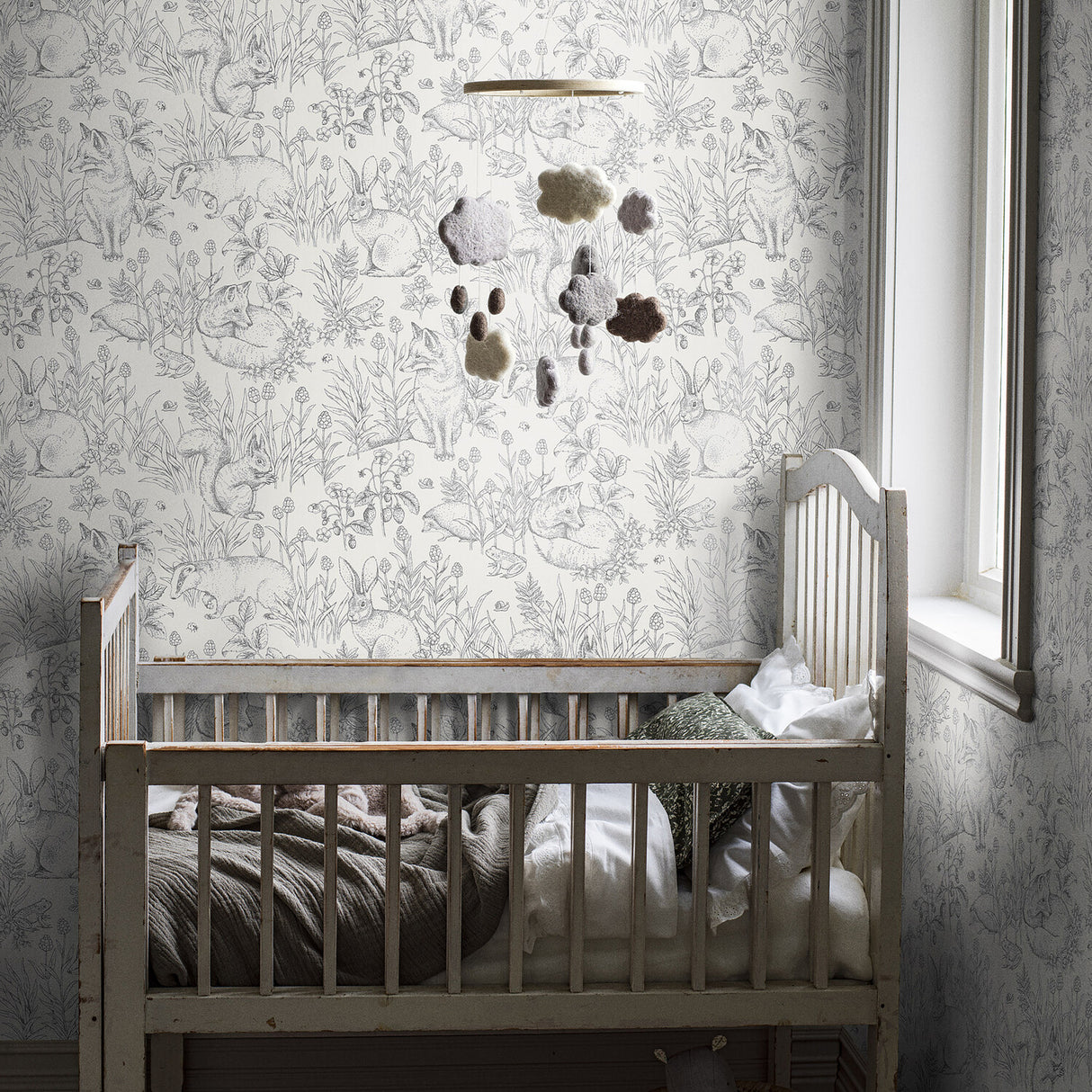 Schumacher 7478 FOREST FRIENDS in IVORY Wallpaper - BORÃ…STA