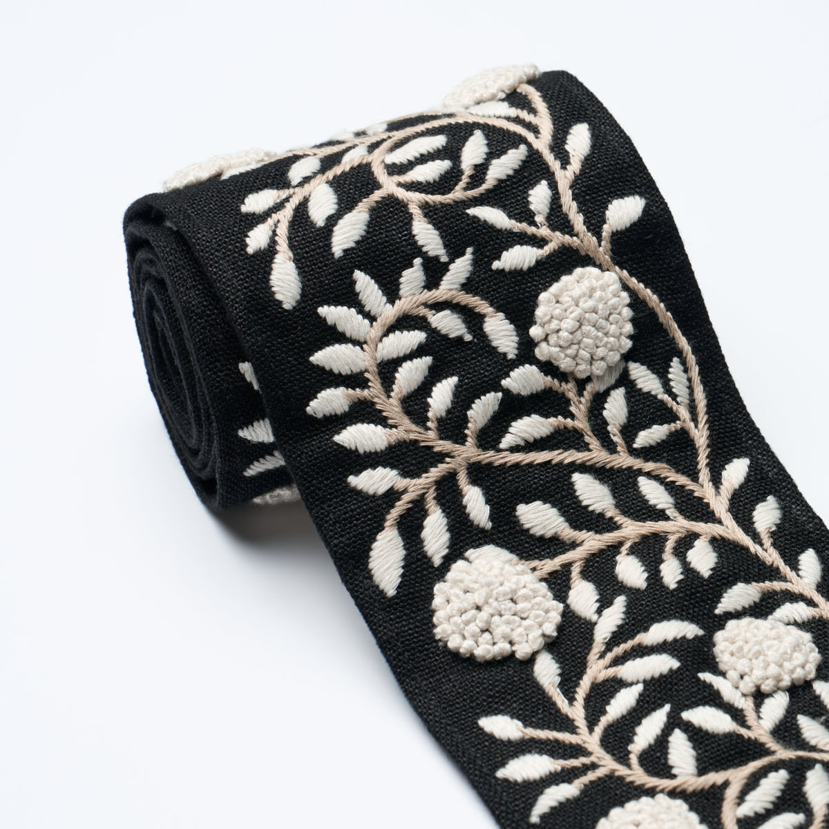 Schumacher 76298 ASHOKA TAPE in BLACK & CREAM Trim - PERENNI