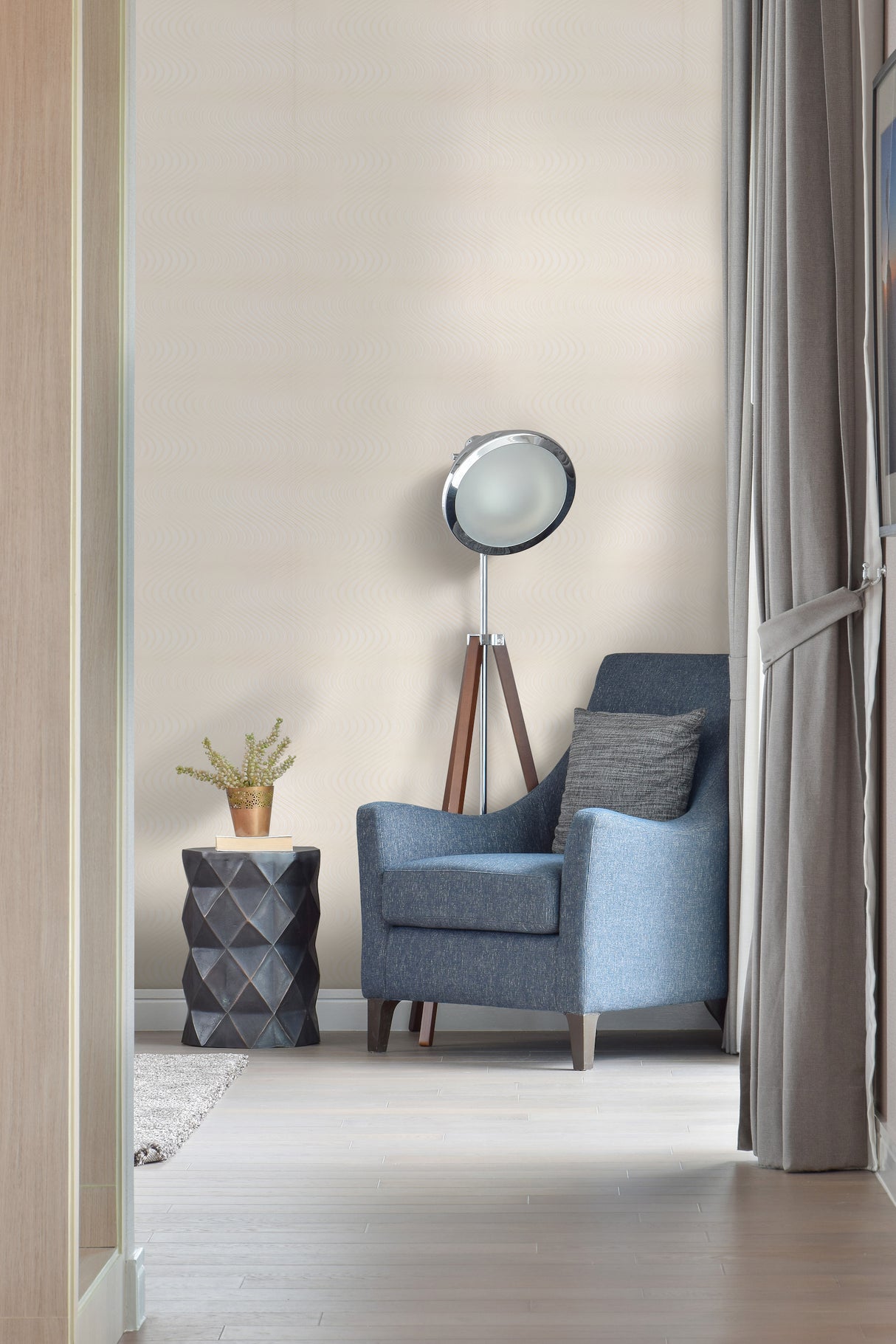 York 83642 Ocean Swell Cream & White Wallpaper