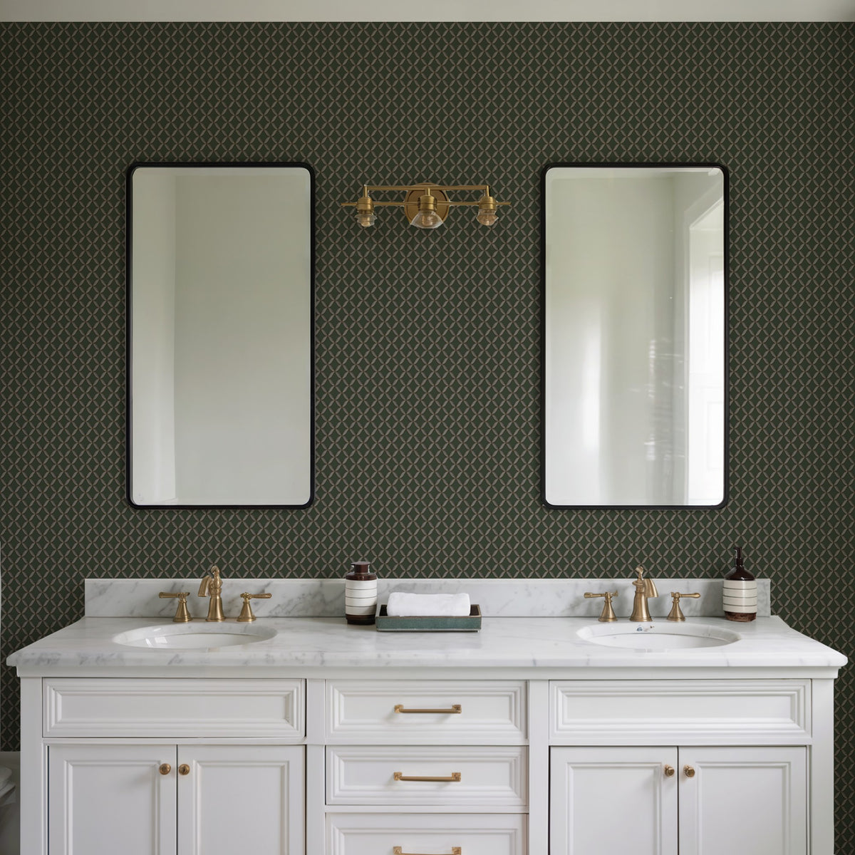 Veer Decor Geometric Trellis Green Wallpaper 8387-AJ3