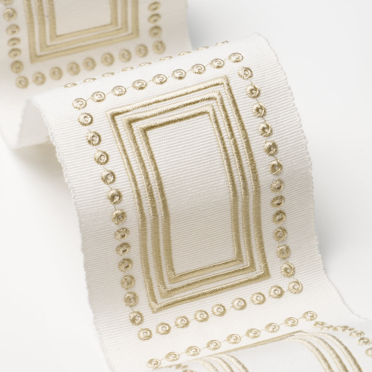 Schumacher 84610 PORTE PARISIEN in IVORY Trim - PALOMA CONTR
