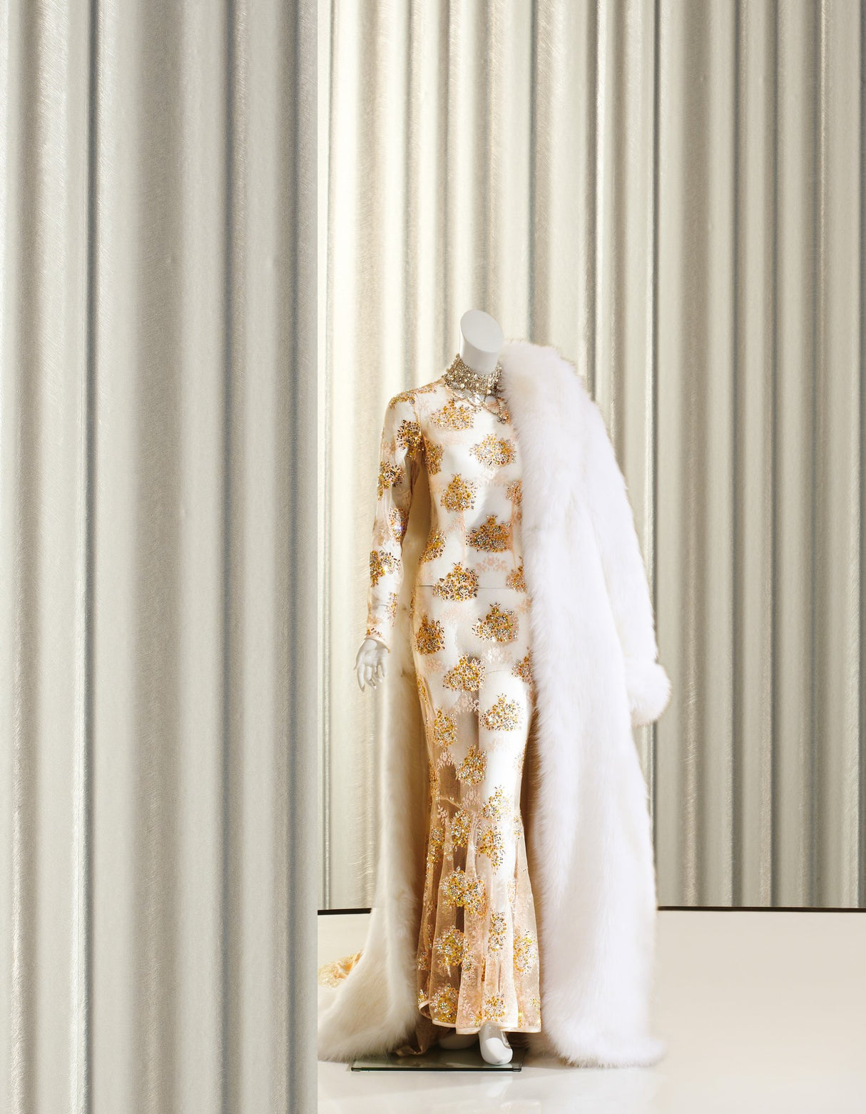 Eade's AI95053-sample Beige