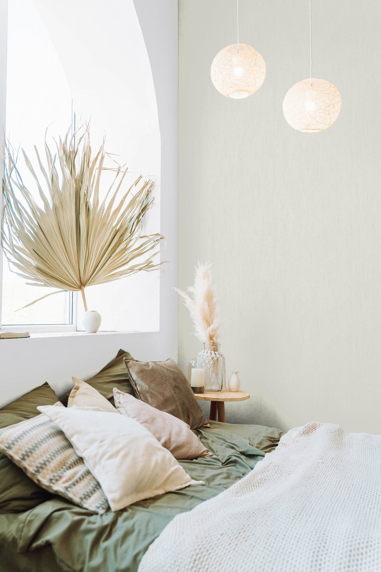 Eade's AI95070-sample White