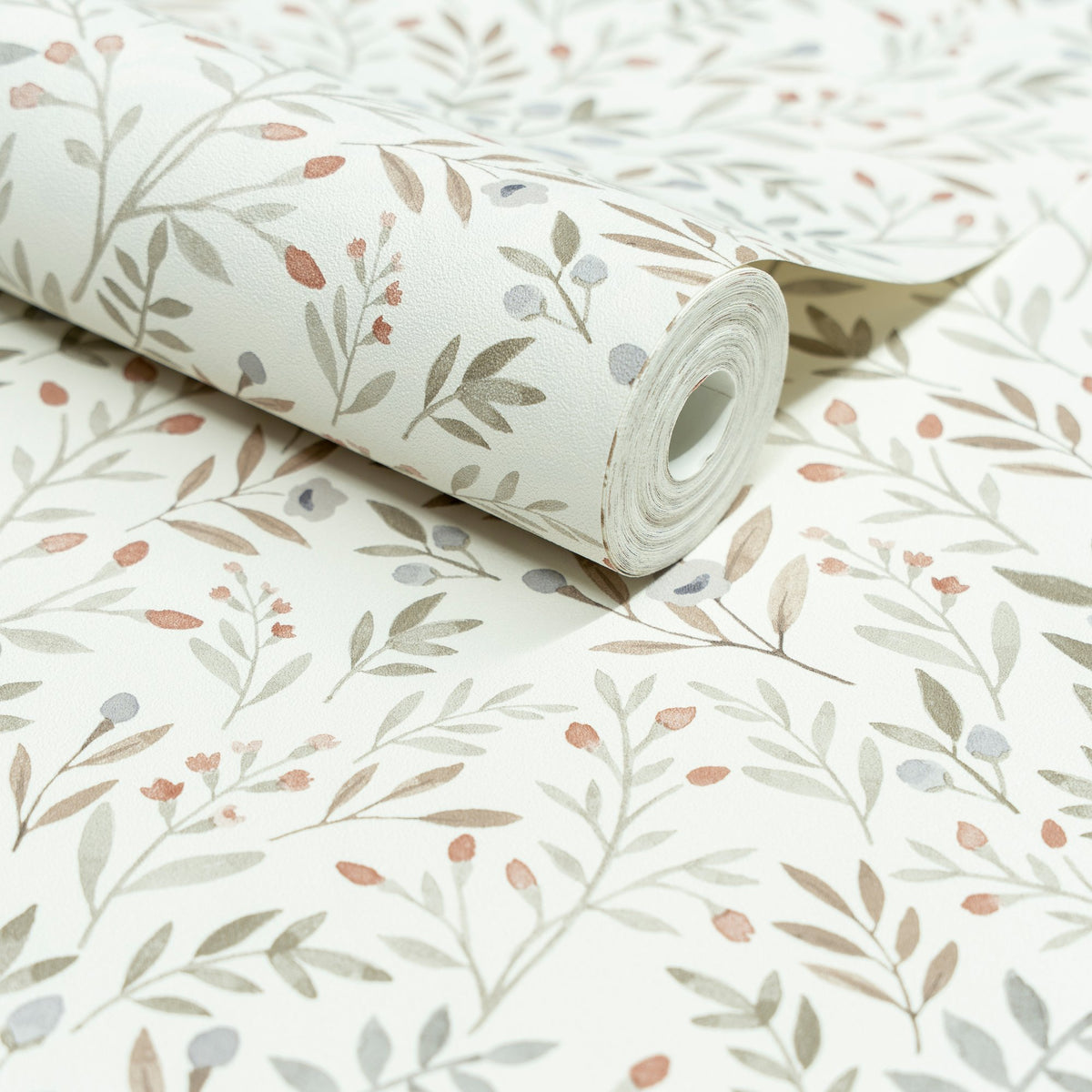 Galerie Inia Classical Floral All-over Green Wallpaper INA78