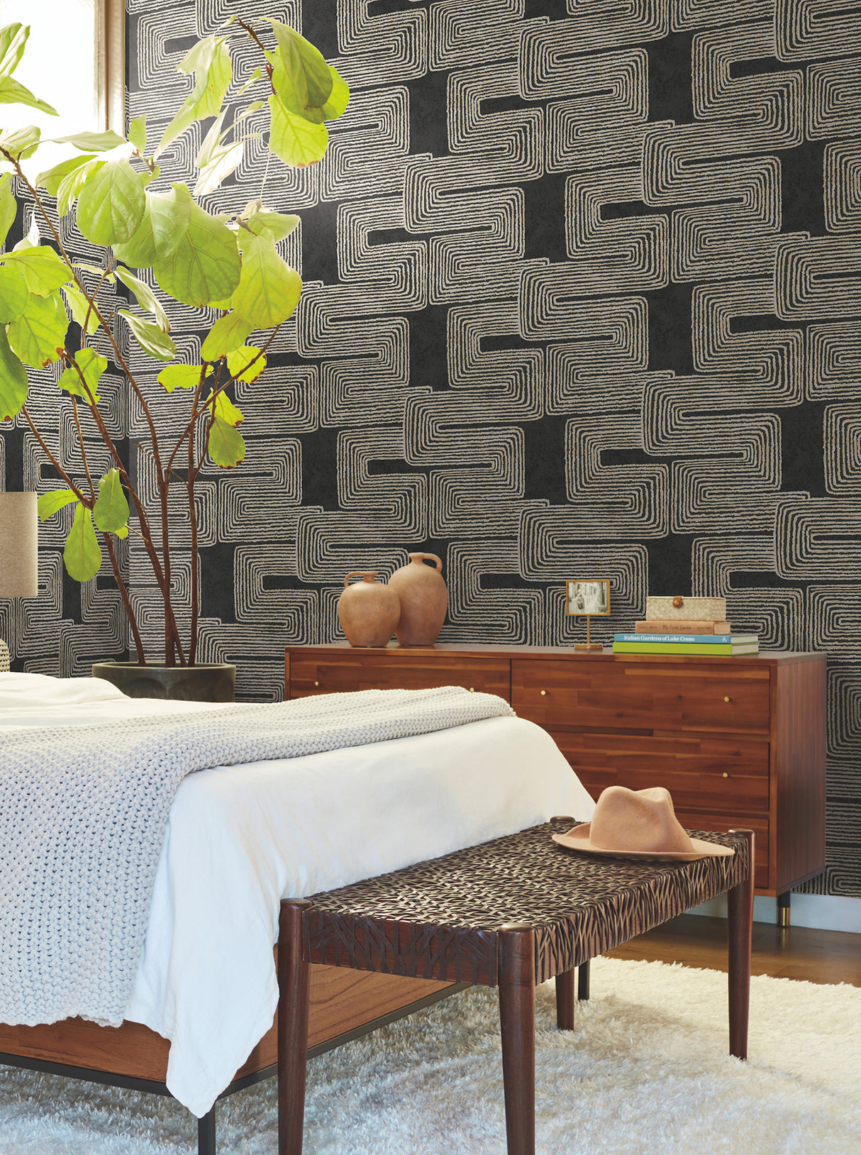 York AG2032 Zulu Thread Black & Gold Wallpaper