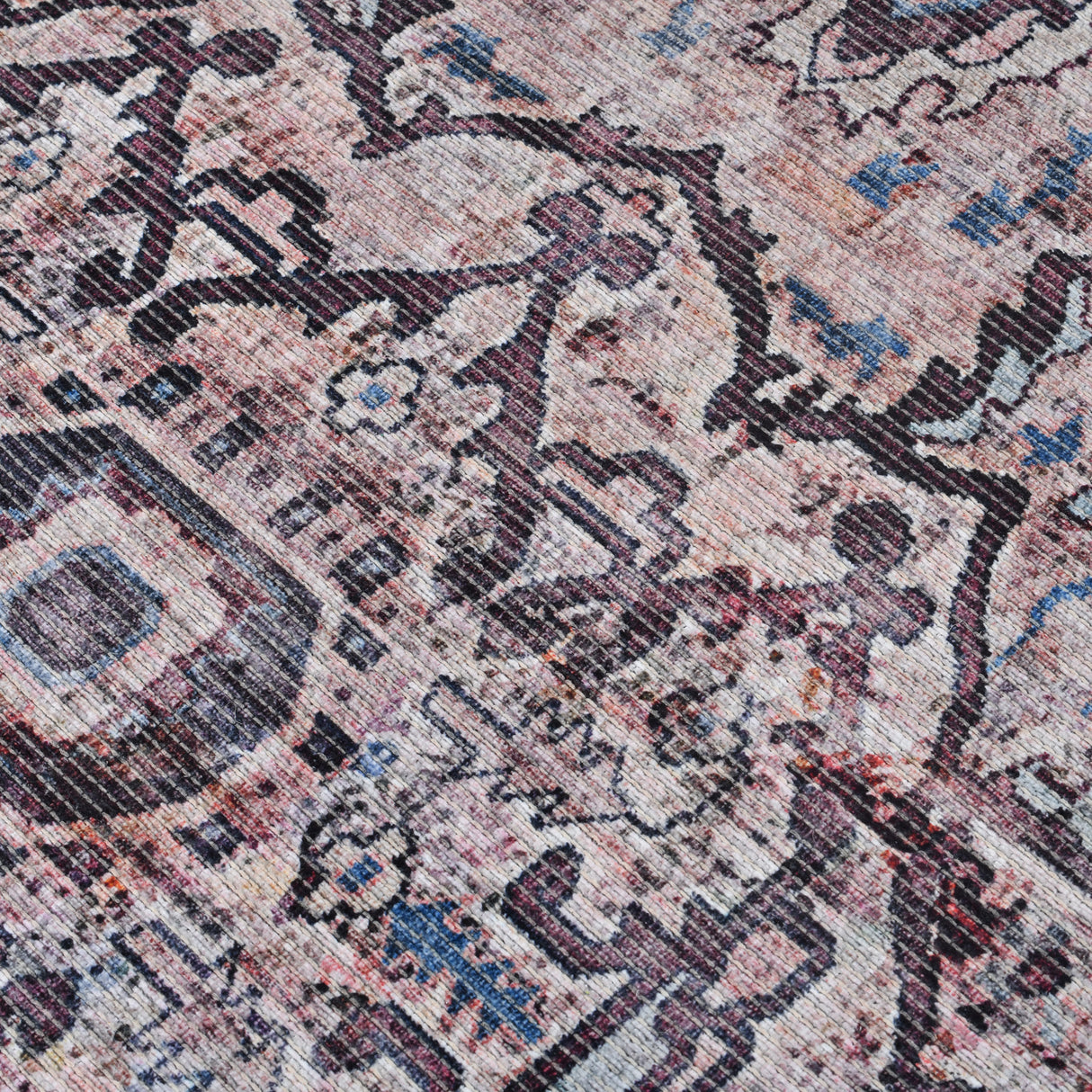 Amer Rugs ALA-1 Alaska Machine-Washable Vintage Medallion Power-Loomed /Red Area Rug