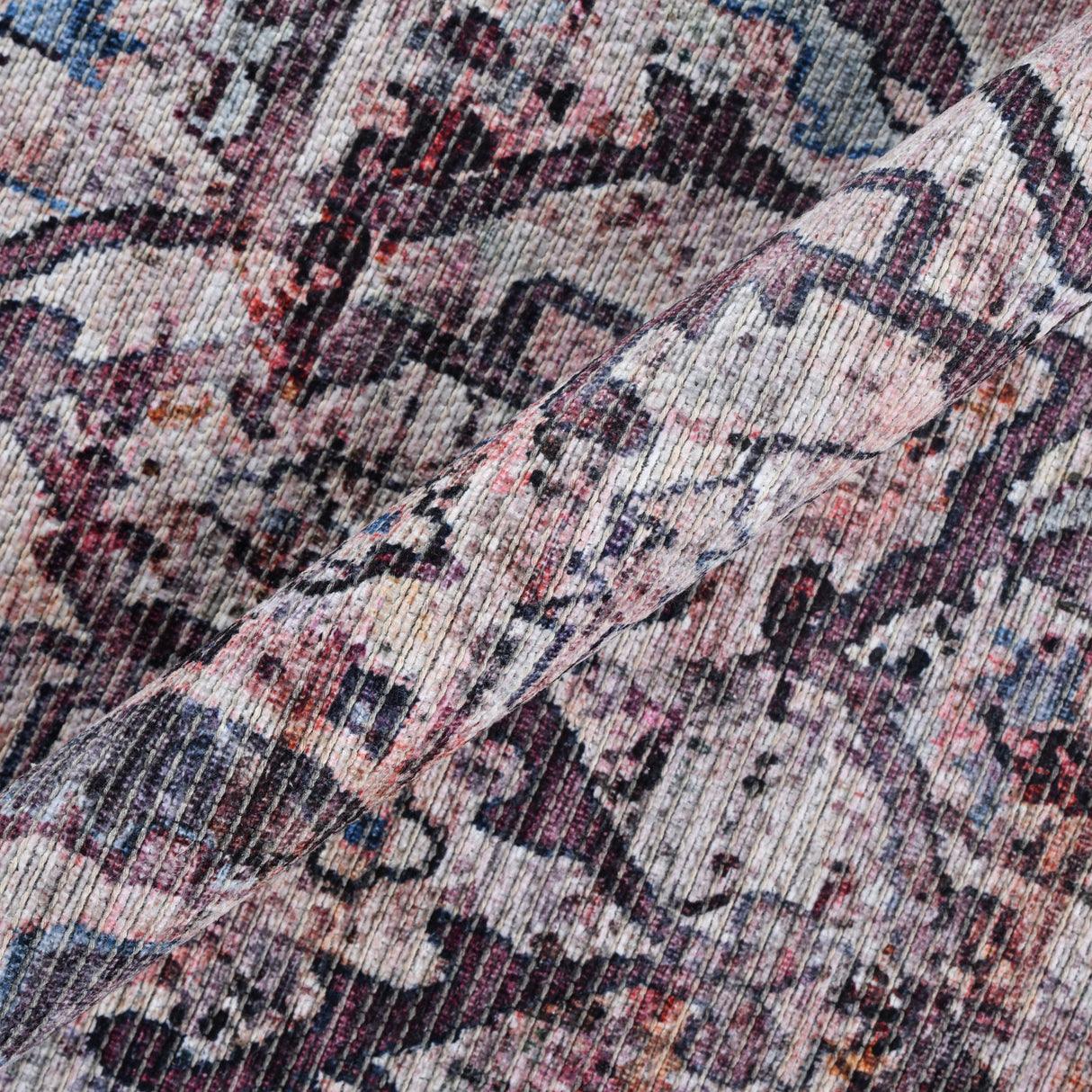 Amer Rugs ALA-1 Alaska Machine-Washable Vintage Medallion Power-Loomed /Red Area Rug