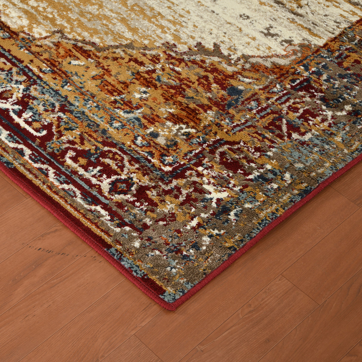 Amer Rugs ALU-4 Allure Classic Medallion /Red Area Rug