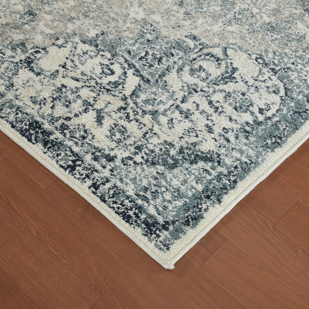 Amer Rugs ALU-6 Allure Classic Medallion /Blue Area Rug