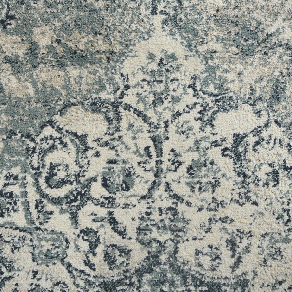 Amer Rugs ALU-6 Allure Classic Medallion /Blue Area Rug